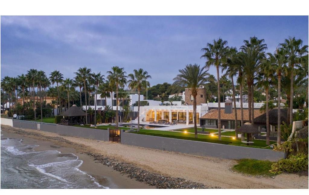 Exclusive Beachfront Villa in Los Monteros