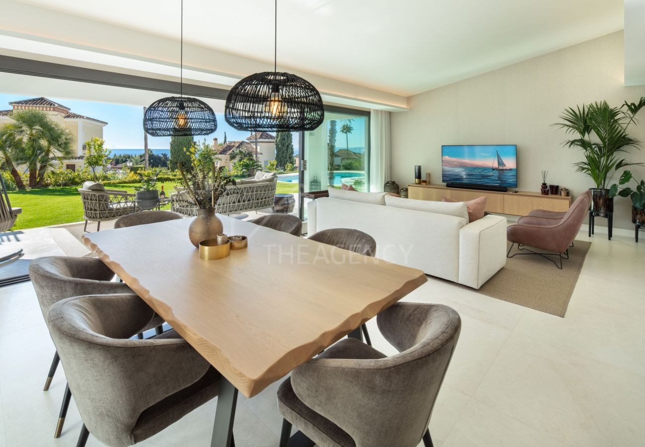 Luxurious Three-Bedroom Rental with Private Jacuzzi in El Rosario, Marbella East