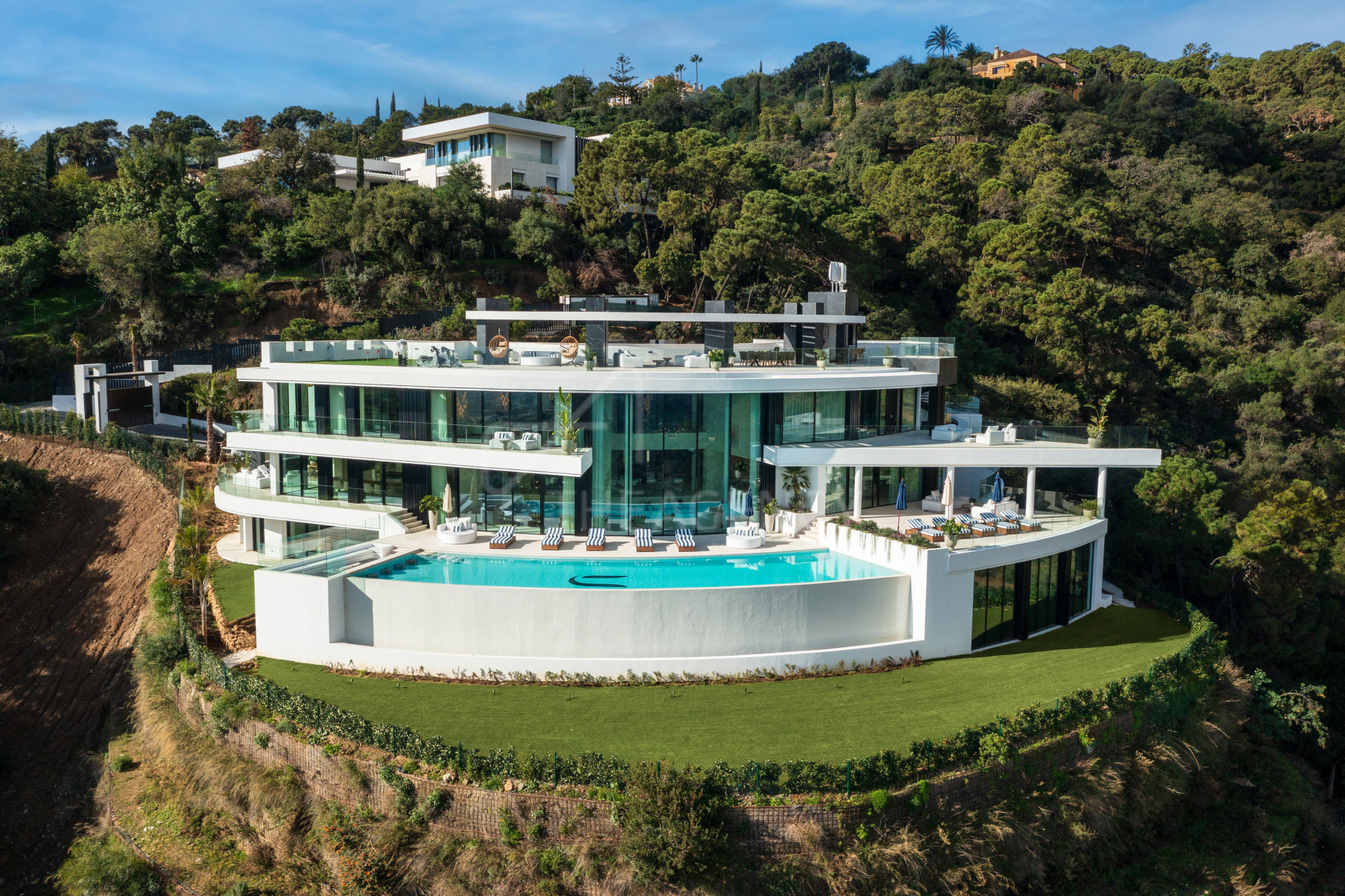 Architecturally Refined Villa with Panoramic Sea and Mountain Views - La Zagaleta, Marbella