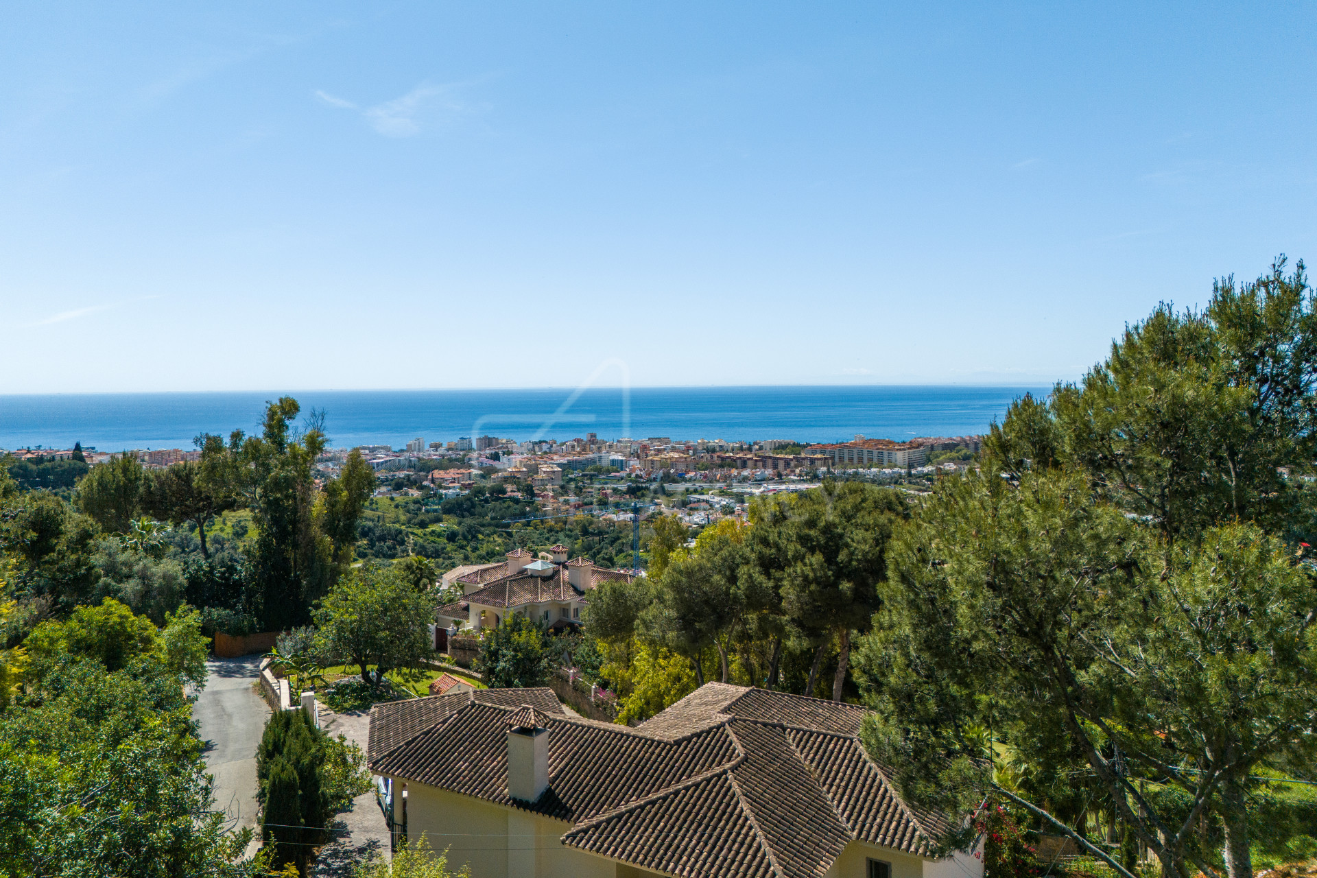 Plot in La Montua, with Project – Investment Opportunity in La Montua, Marbella