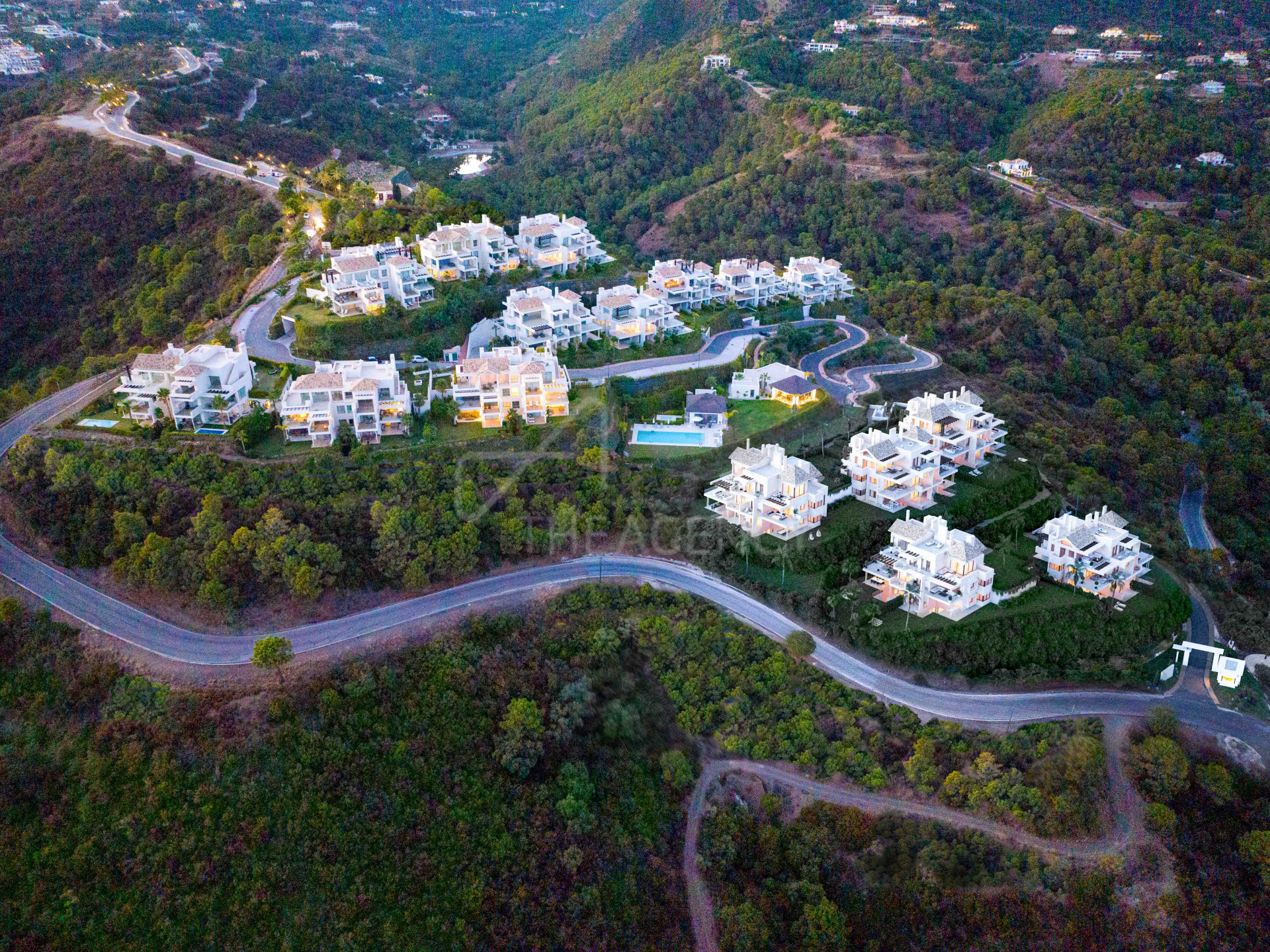 Middle Floor Apartment with Panoramic Views – Marbella Club Resort, Benahavís