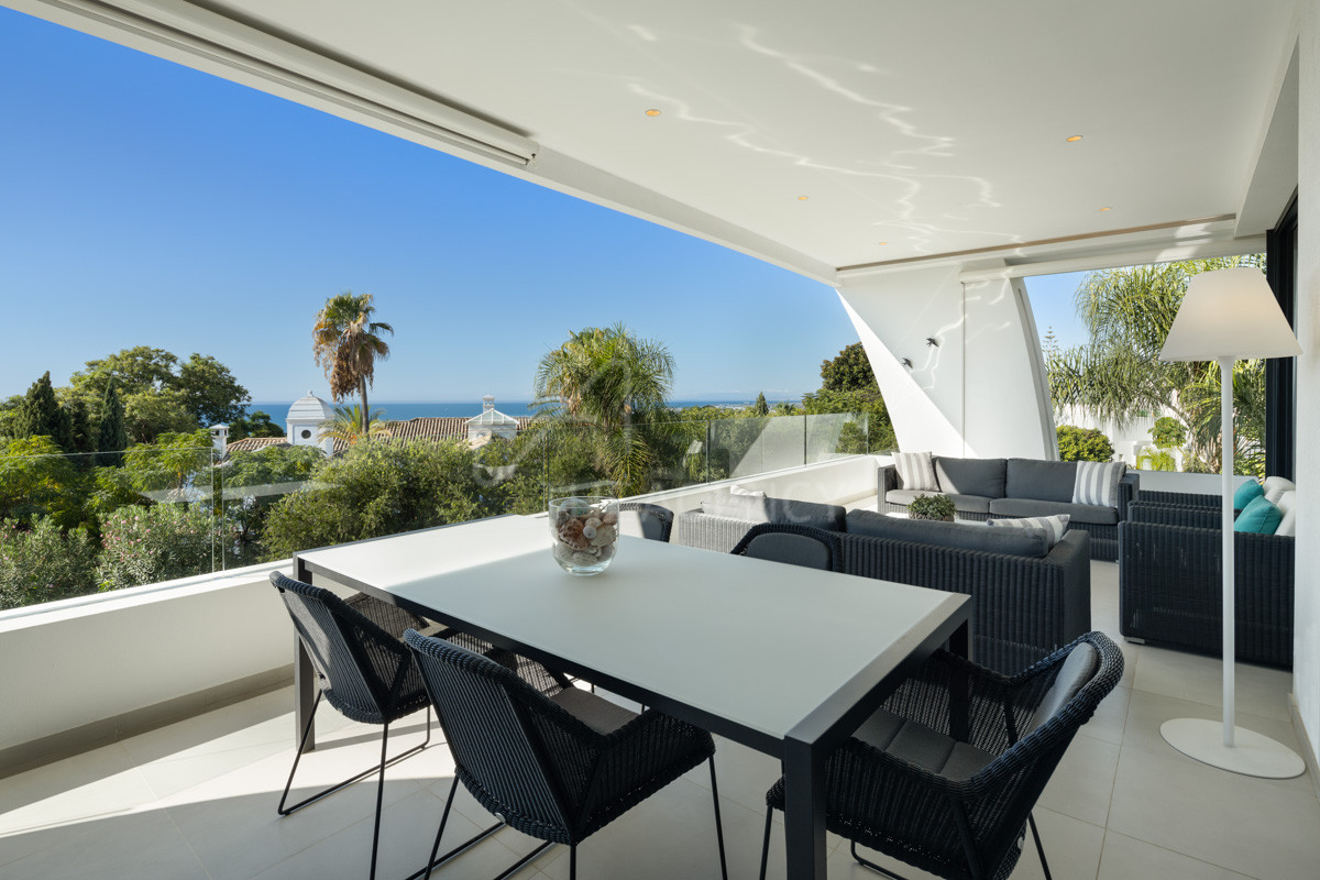 Beautiful three-bedroom duplex penthouse in Reserva de Sierra Blanca, Marbella.