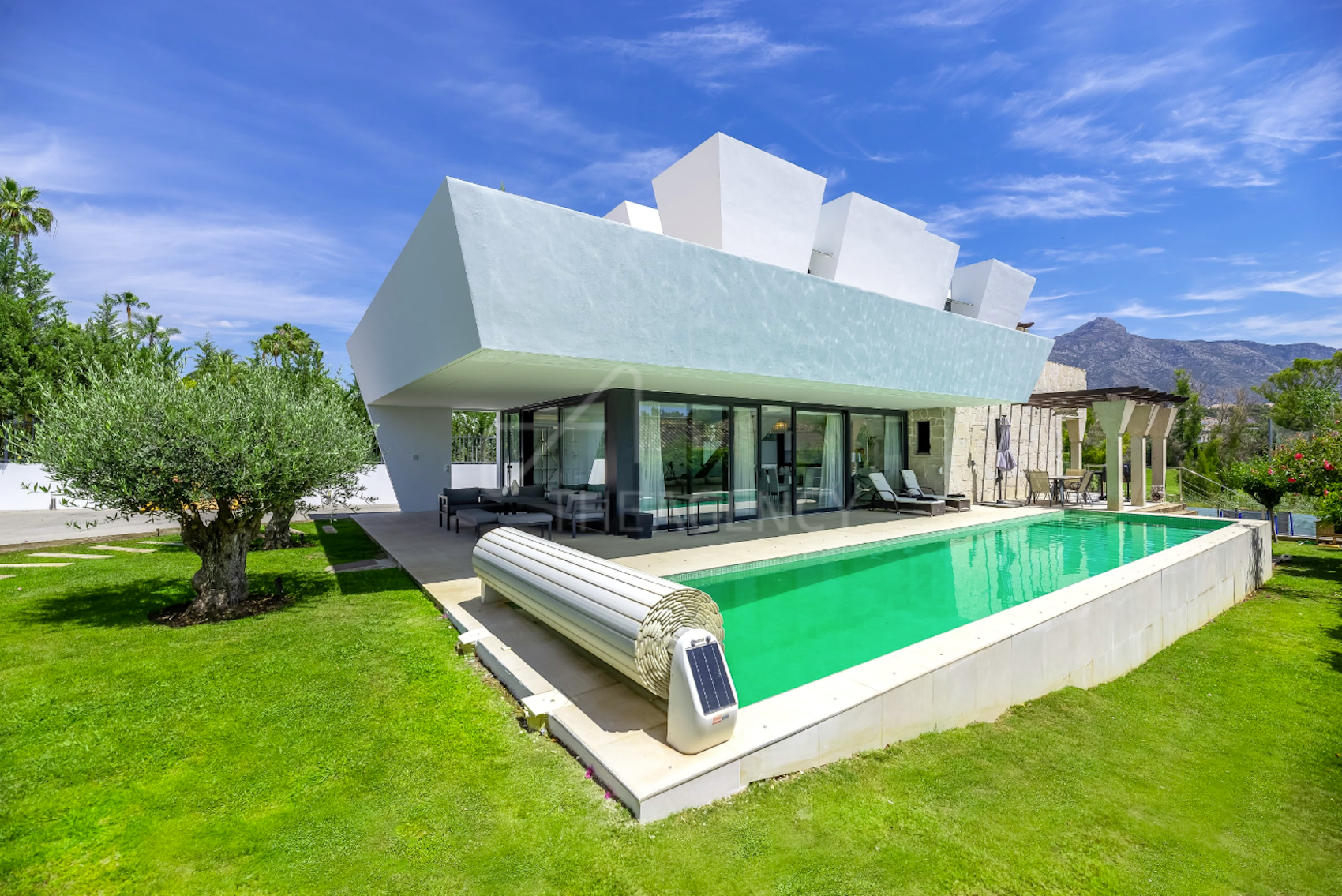 Elegant Modern Villa in La Cerquilla’s Premier Golf Valley