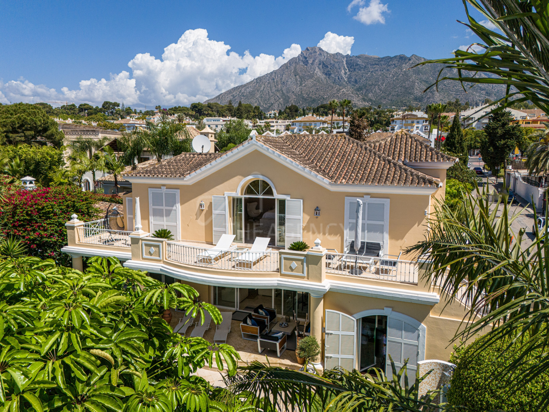 Mediterranean Style Villa located on the Beach side of Marbella's Golden Mile