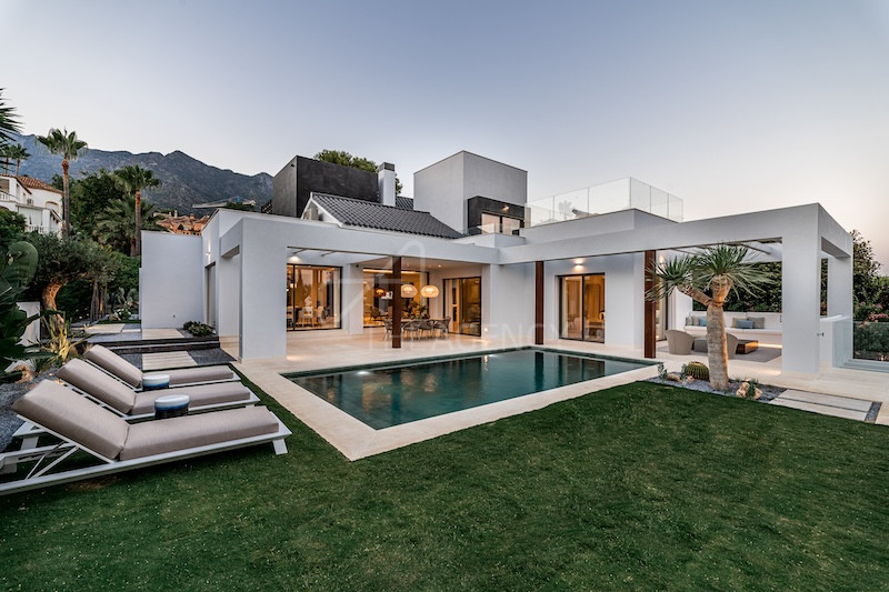 Luxurious Villa with Prime Location in Sierra Blanca