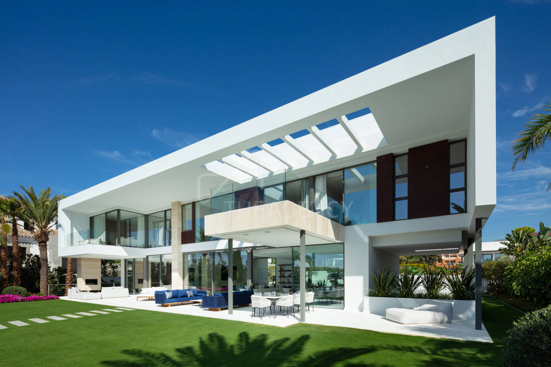 Elegant Villa for Rent with Panoramic Sea Views in La Cerquilla, Marbella