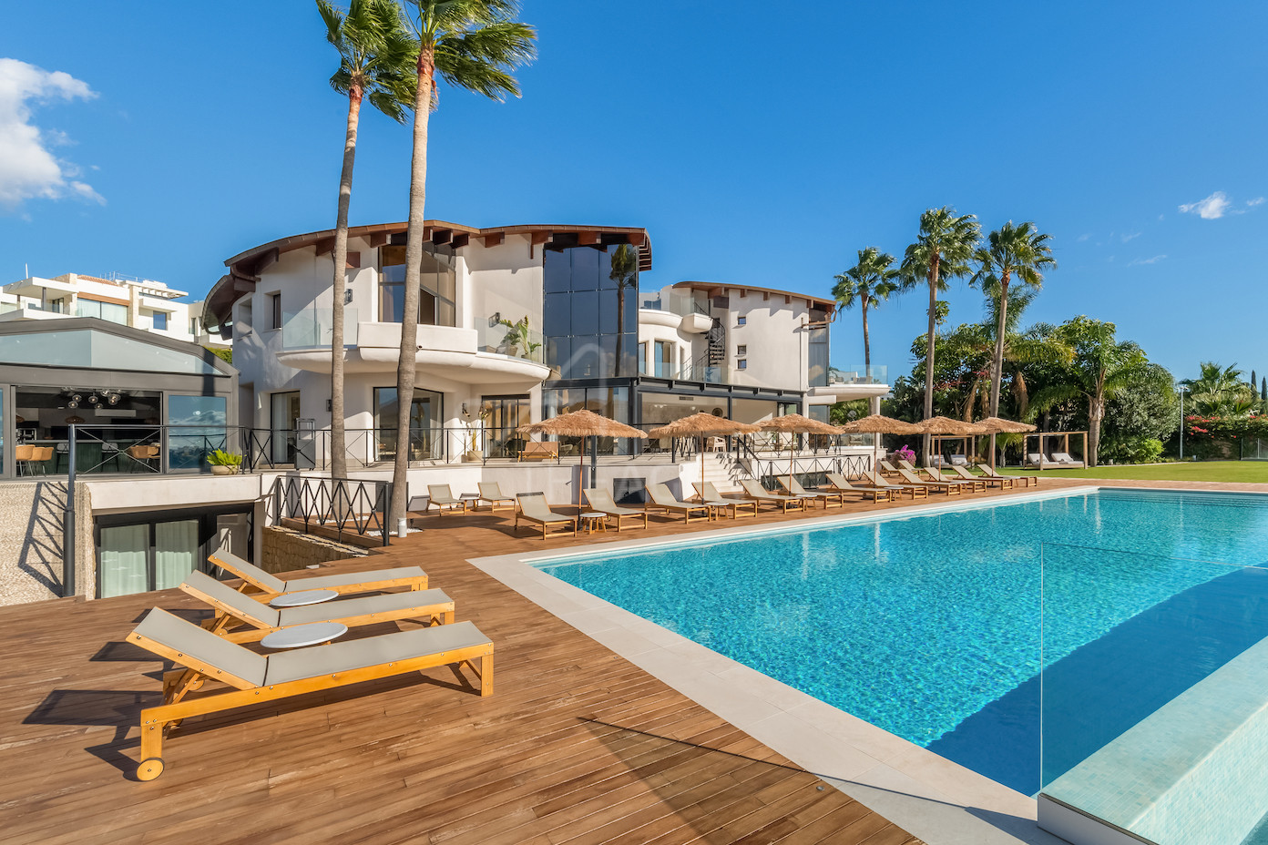 Exquisite 15-Bedroom Resort with Exceptional Amenities and First-Class Service