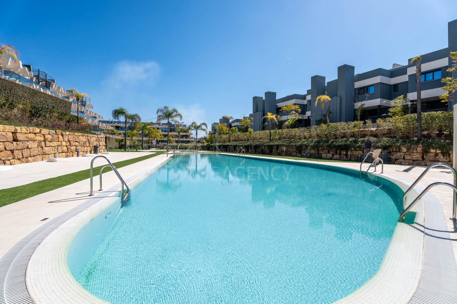 Penthouse El Oasis, Sea View Penthouse with Solarium - New Golden Mile