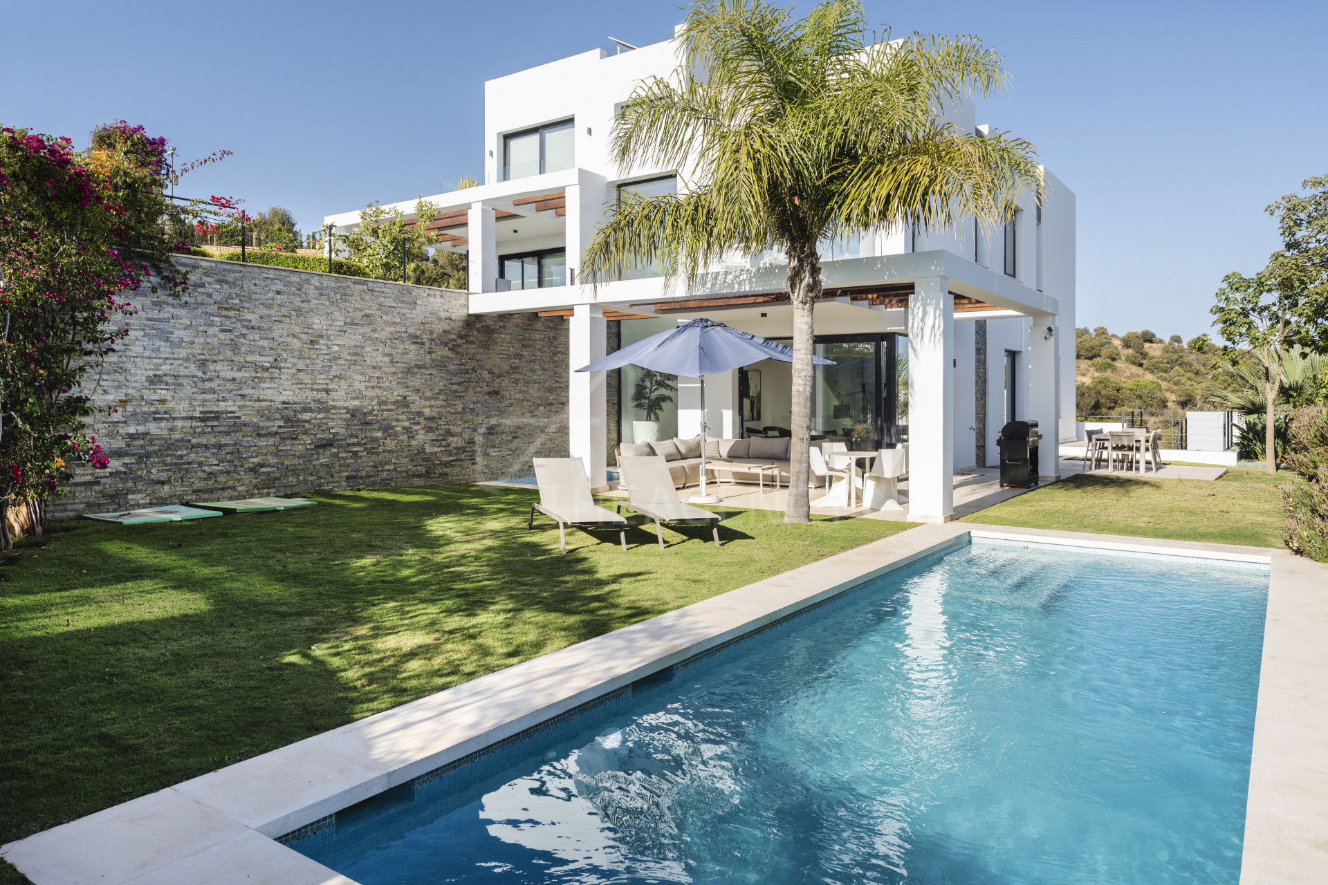 Modern Semi-Detached Villa with Sea and Golf Views - Cabopino, Marbella East