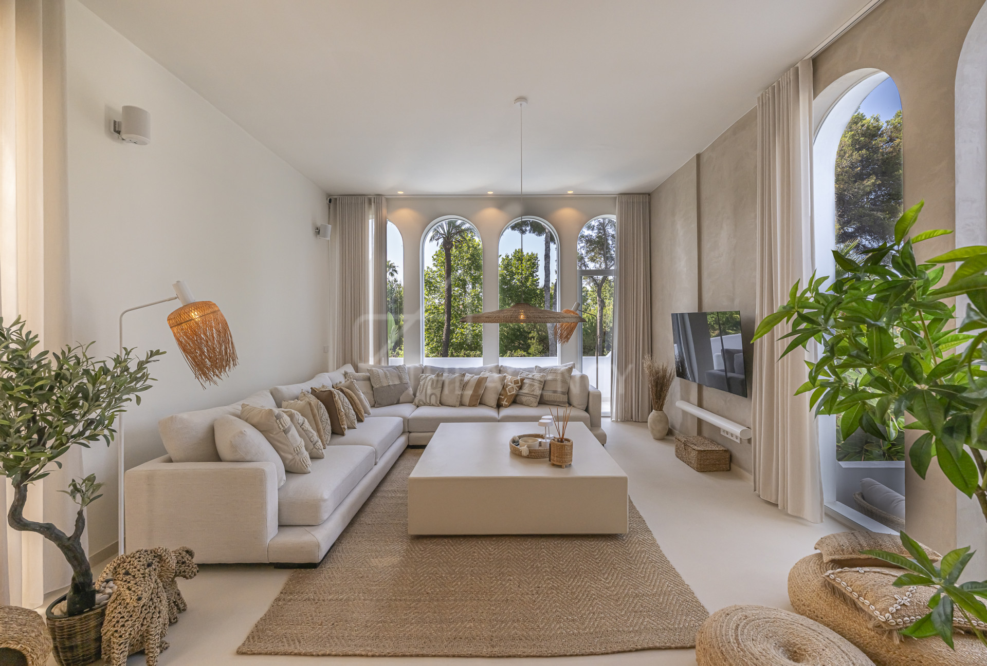 Renovated Villa in a Gated Community Near Puerto Banús – Atalaya de Río Verde