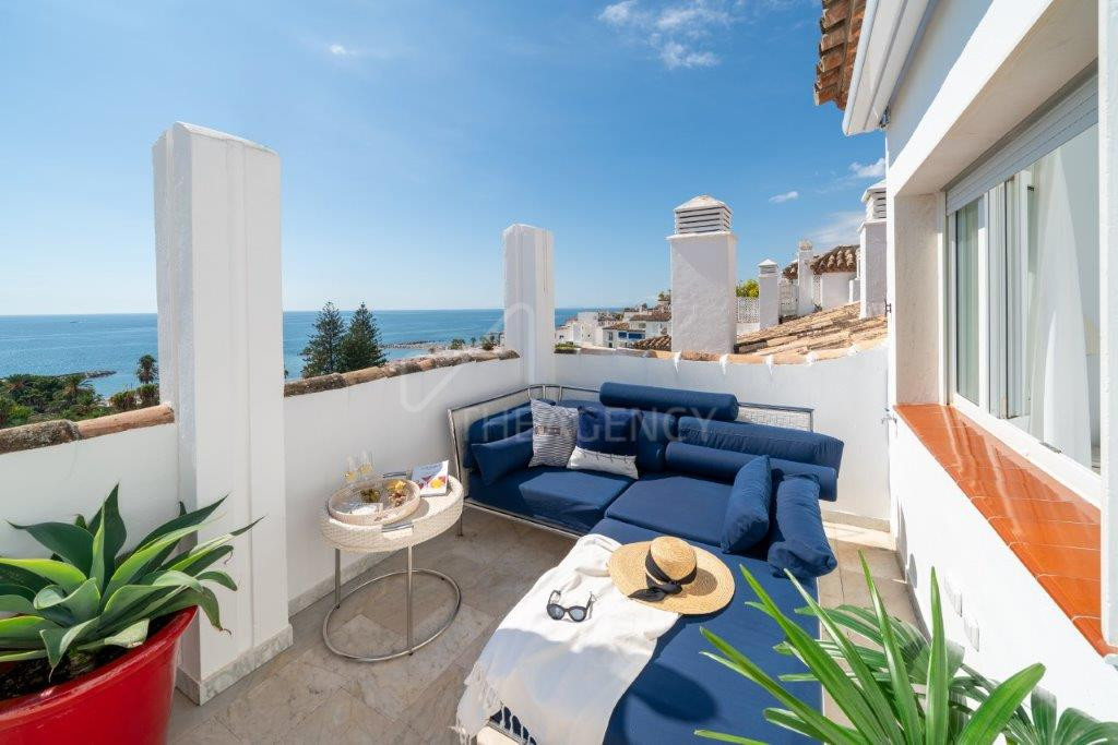 Stunning Duplex Penthouse with Panoramic Sea Views – Playas del Duque, Puerto Banús