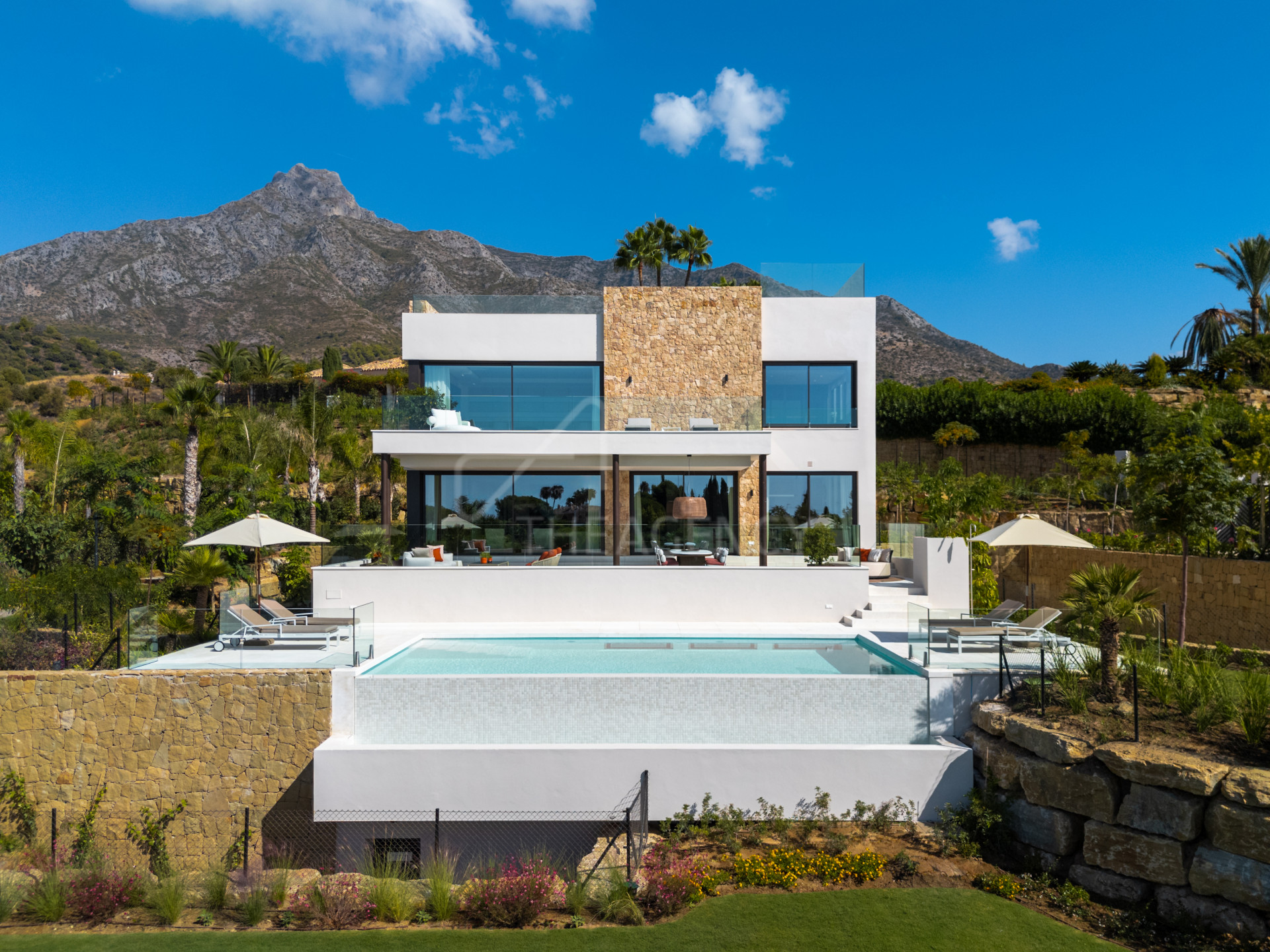 Contemporary Villa with Wellness Level and Panoramic Views - Marbella Hill Club