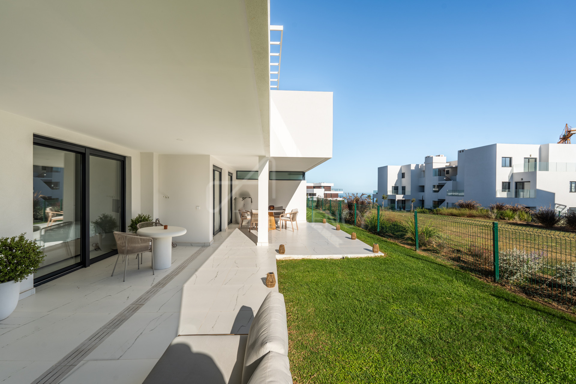 Modern Ground-Floor Apartment with Private Garden and Partial Sea Views - Bahia de Casares