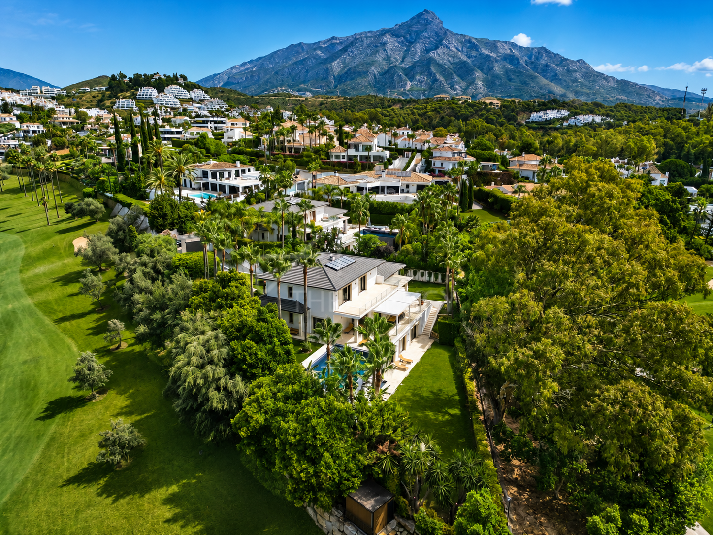 Villa Maria - An Extraordinary Frontline Golf Estate