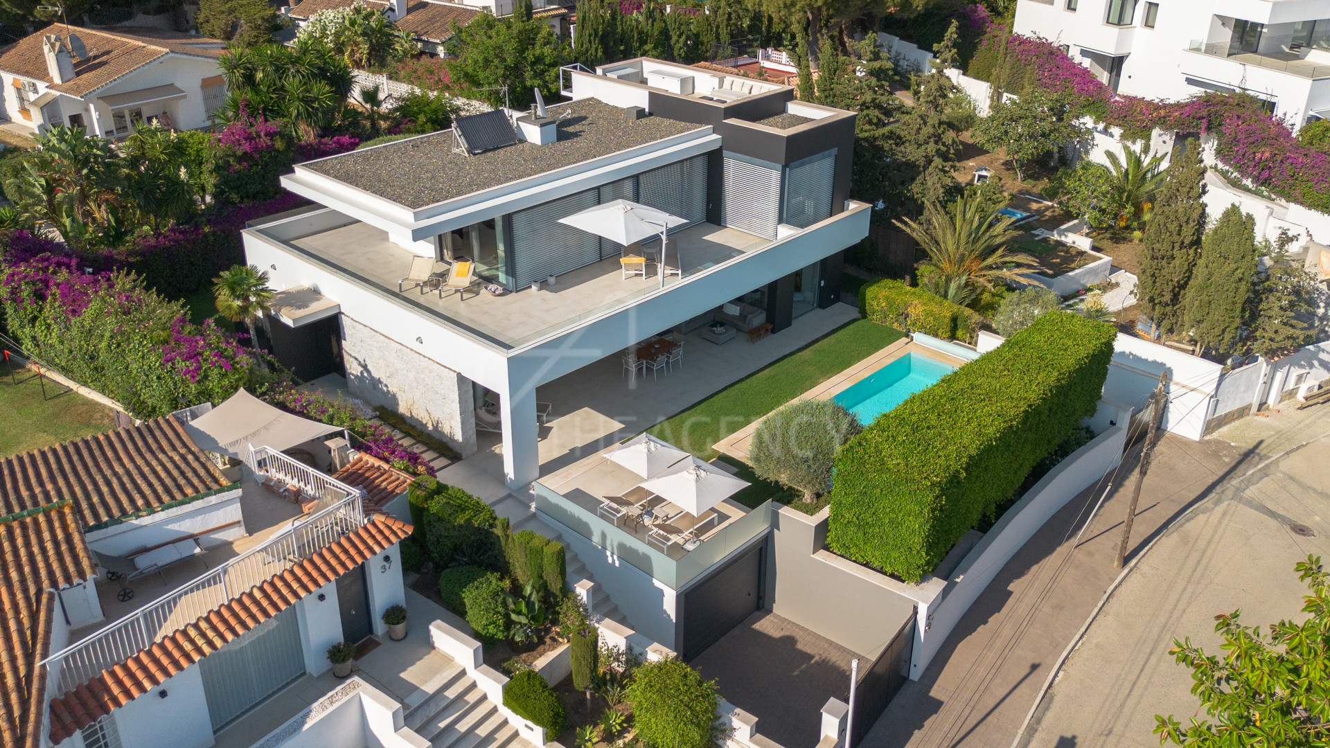 Luxury Beachside Villa for Sale in Marbesa, Marbella East