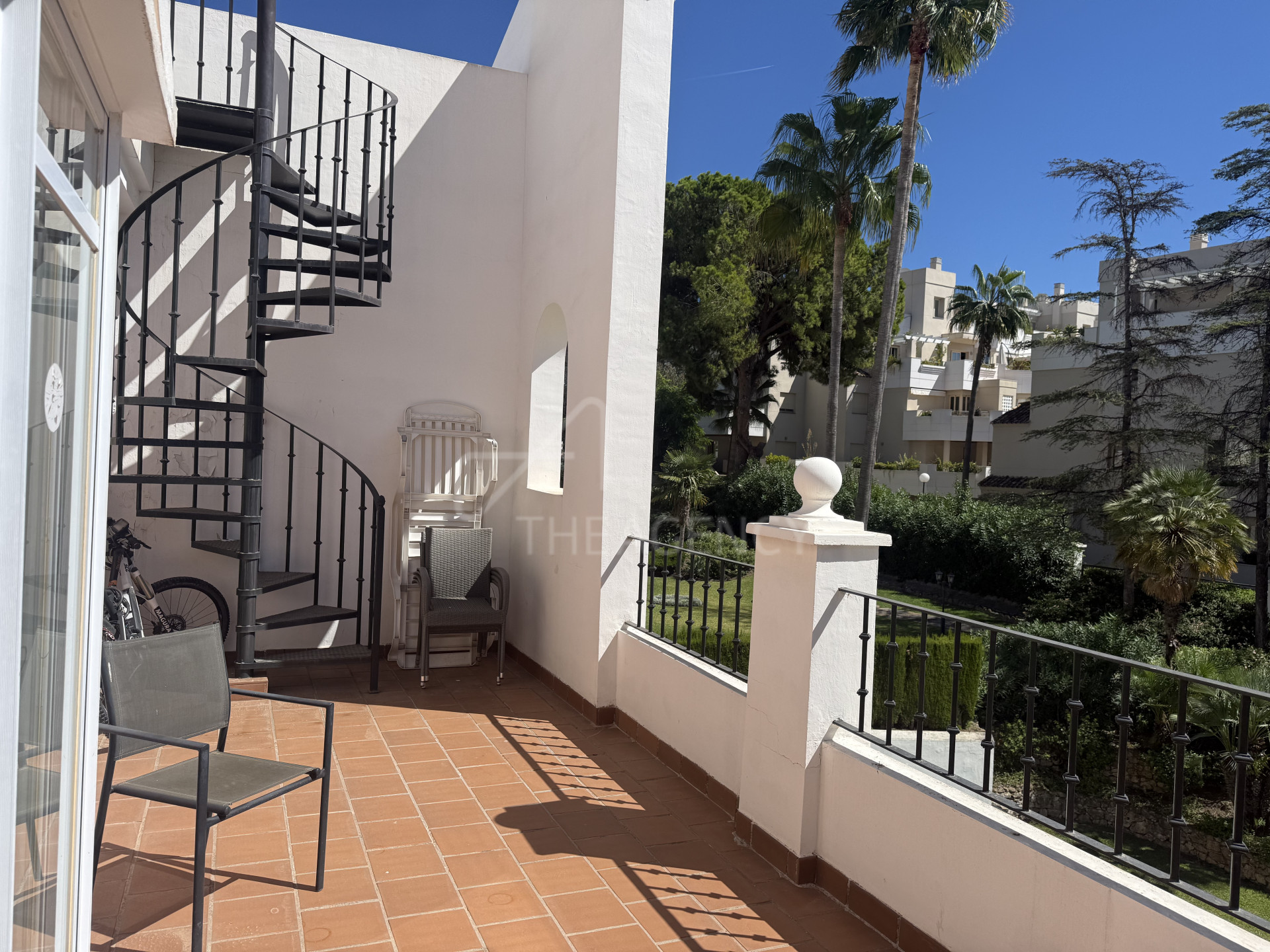 Duplex Penthouse with Solarium in Aloha Gardens, Nueva Andalucía