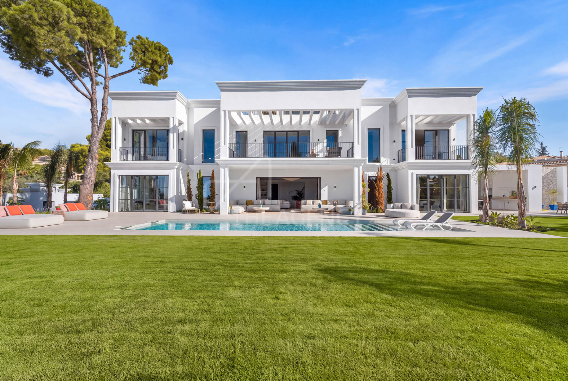 Villa Vinton, a luxurious contemporary new villa in El Paraíso Alto, Benahavís