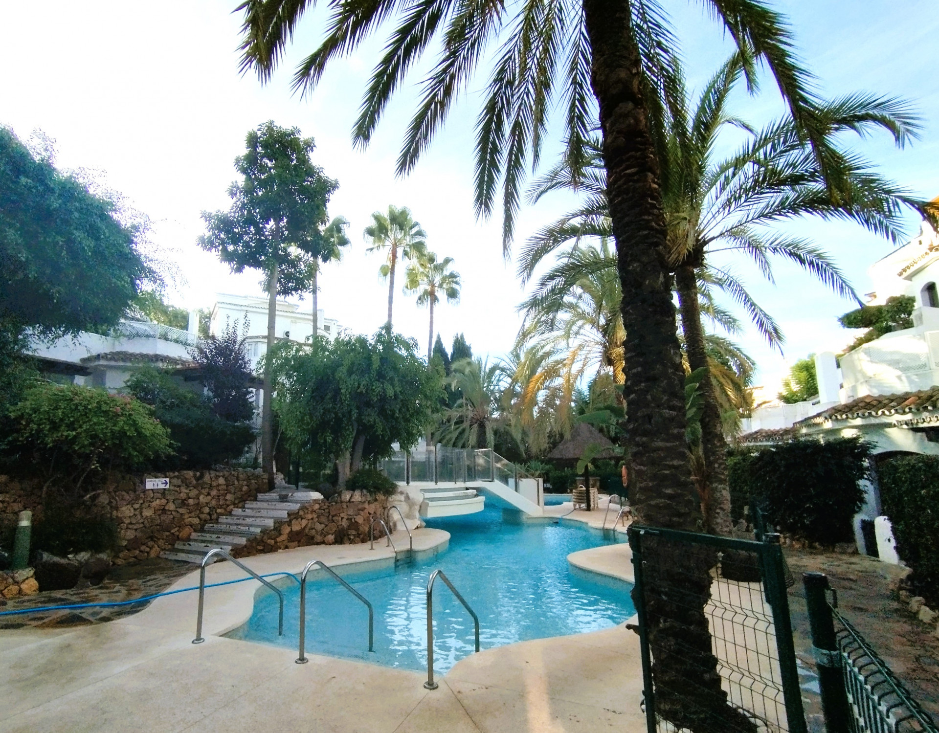 Apartment for Sale in Golden Beach, meters from the beach ... living Marbella ....