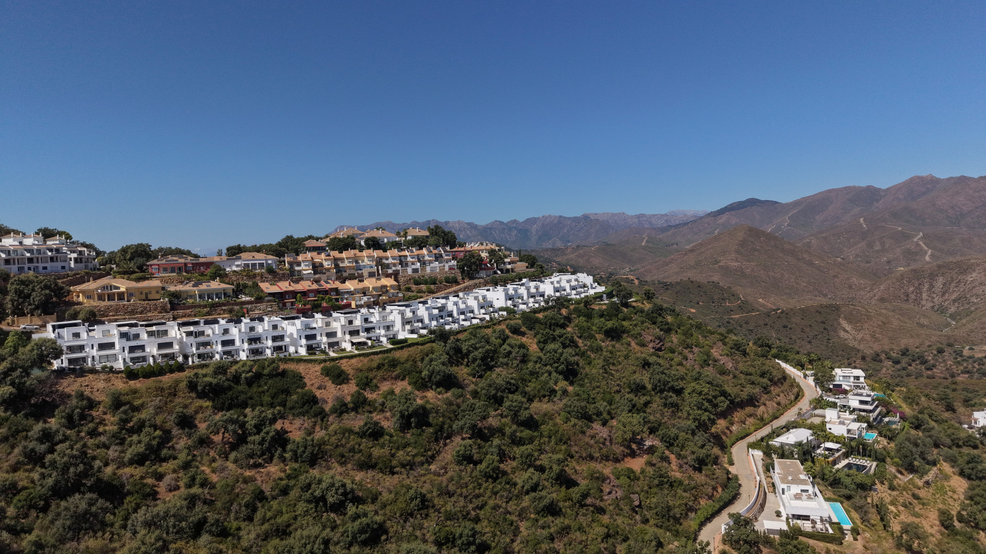 Half Vrijstaande woning te koop in La Mairena, Marbella Oost