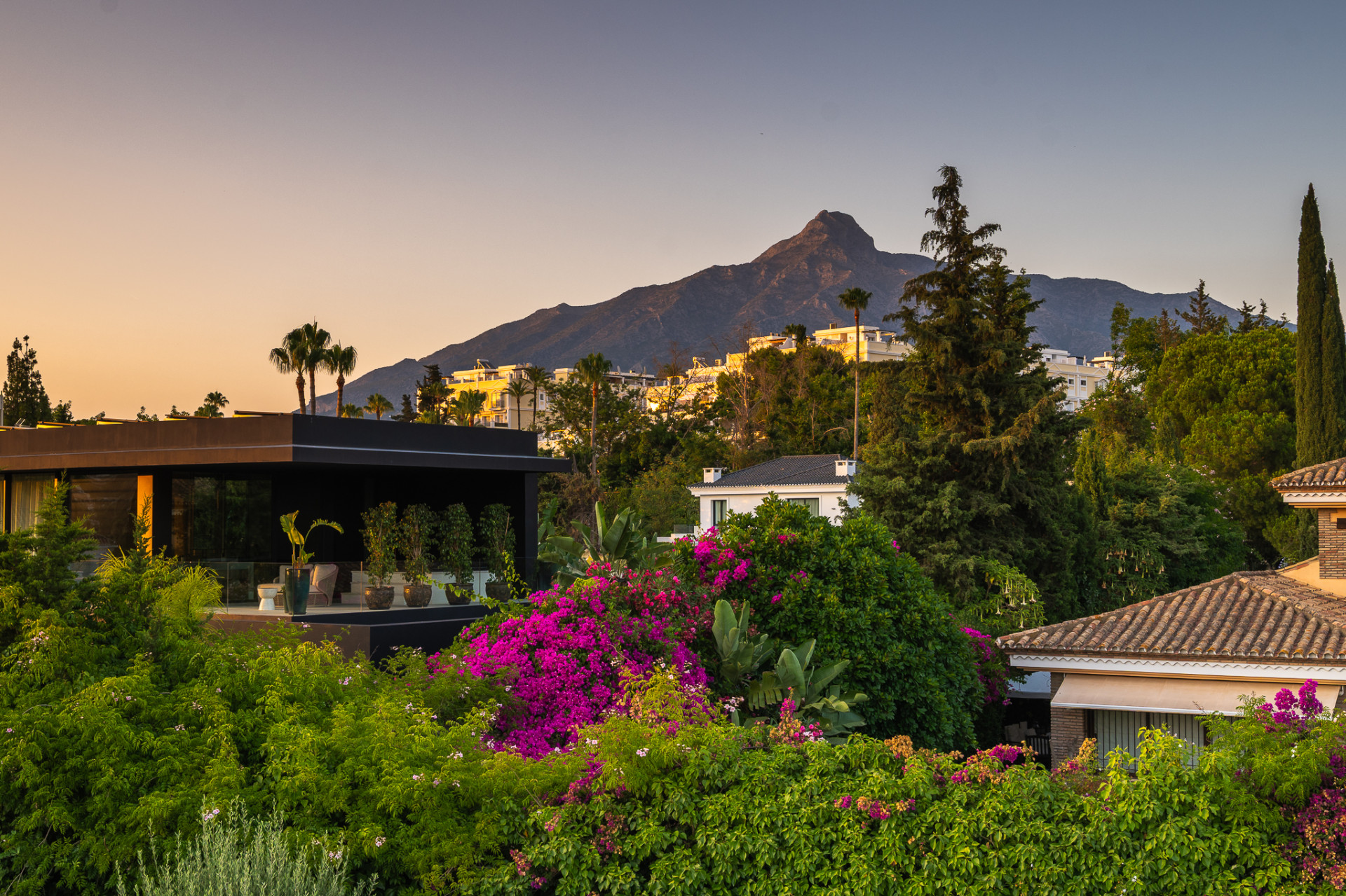 Exceptional Renovated Luxury Villa with Tourist Licence in Parcelas del Golf, Nueva Andalucía