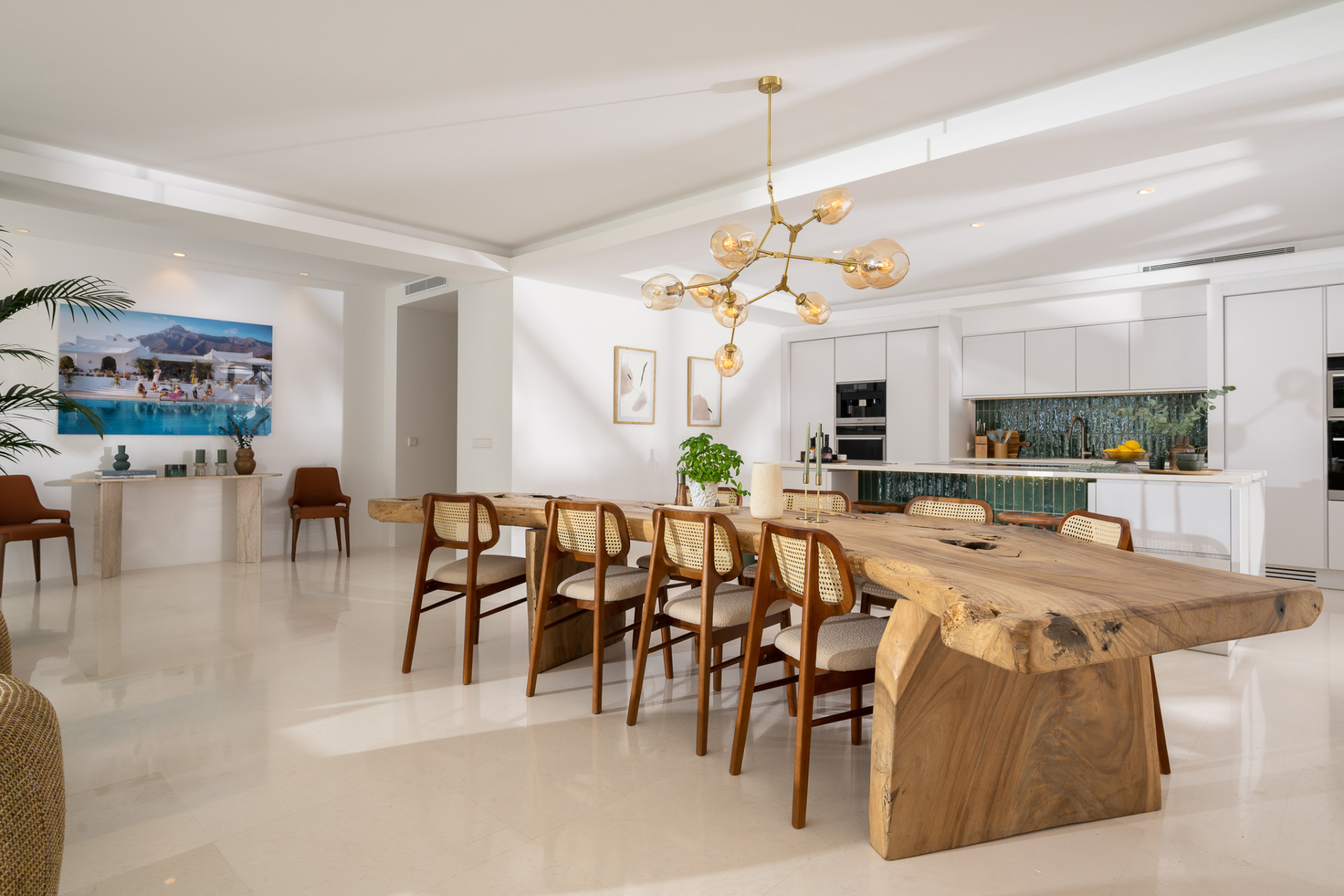 Exceptional Renovated Luxury Villa with Tourist Licence in Parcelas del Golf, Nueva Andalucía