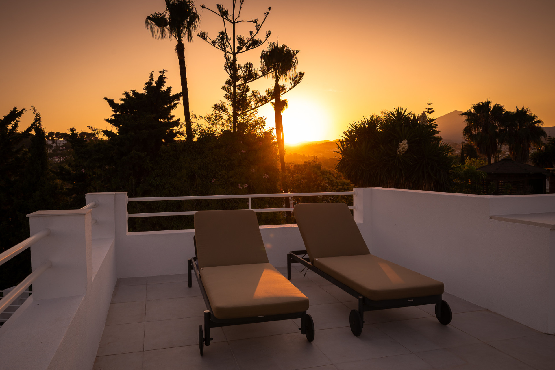 Exceptional Renovated Luxury Villa with Tourist Licence in Parcelas del Golf, Nueva Andalucía