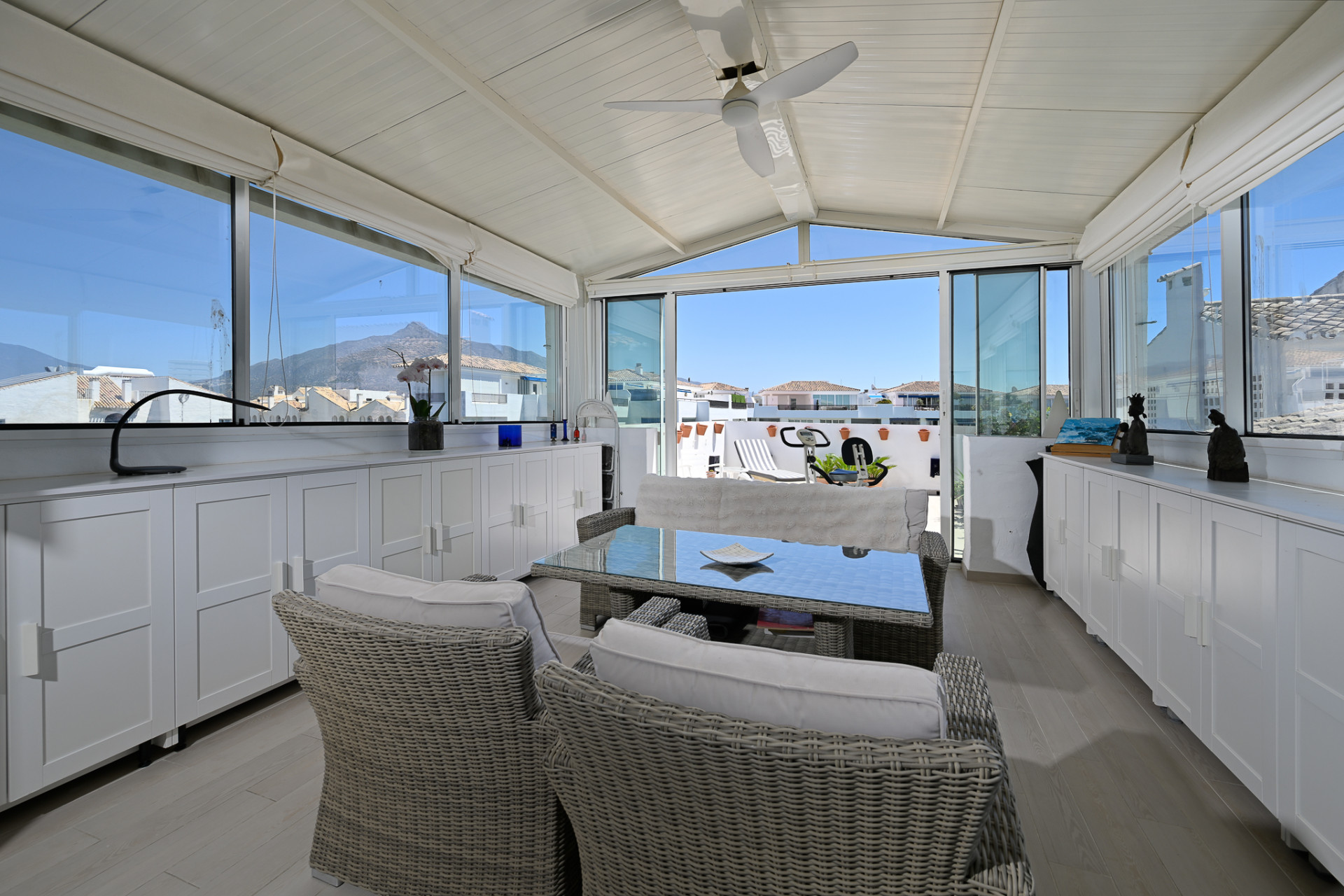 Exclusive Penthouse with Panoramic Views and Tourist License in the Heart of Puerto Banús