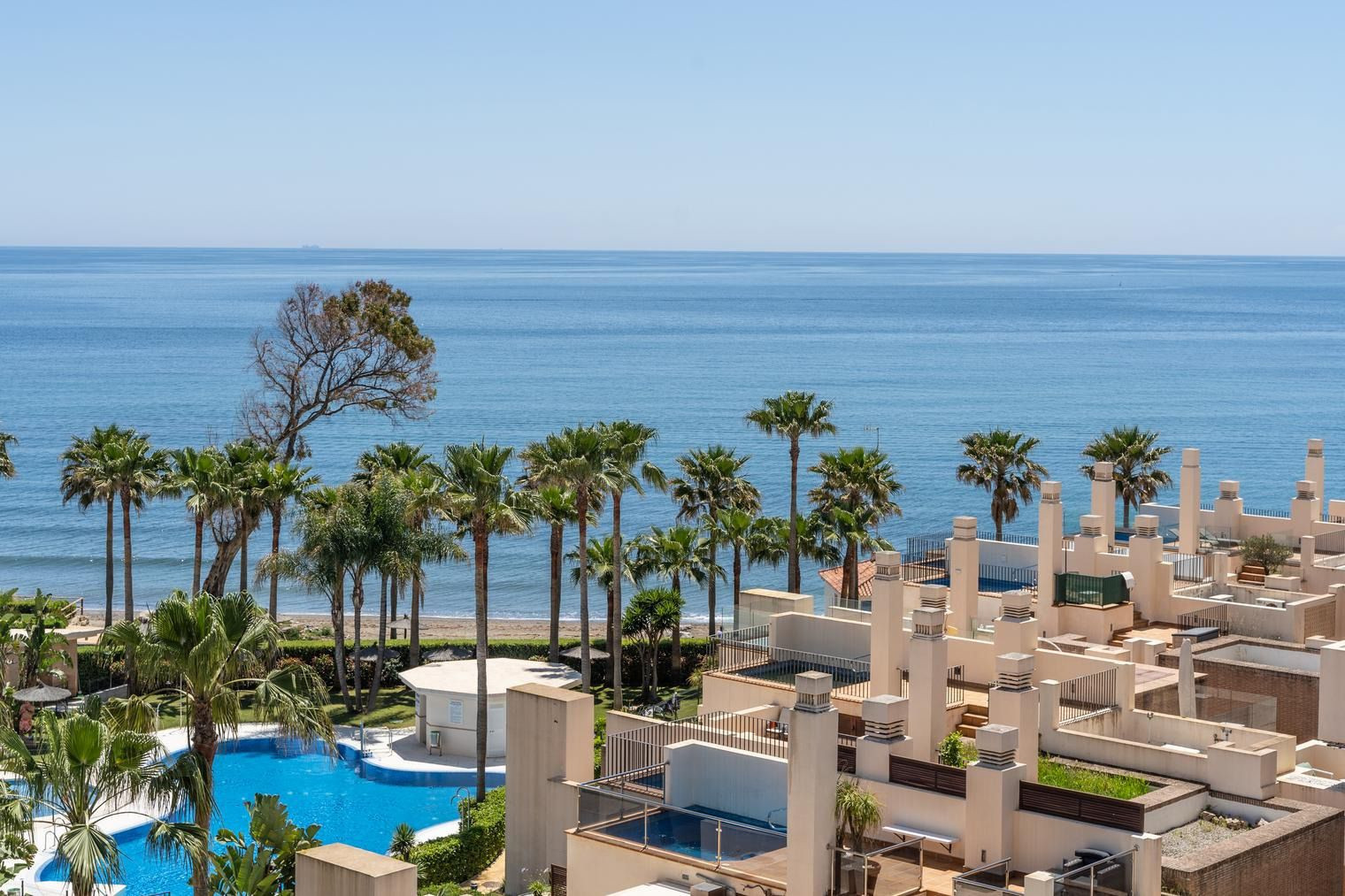 FIRST LINE BEACH PENTHOUSE - ESTEPONA