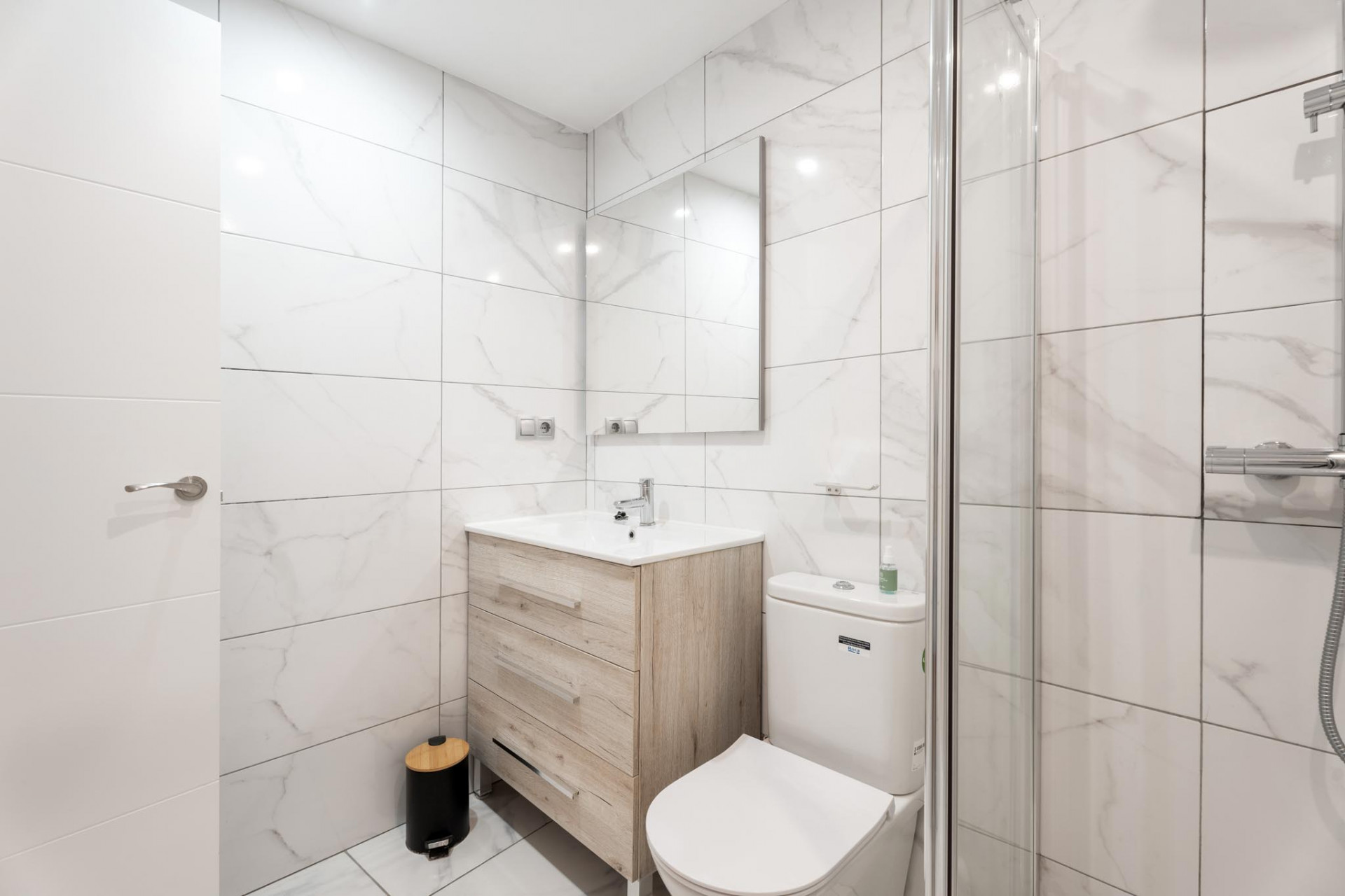 Moderne Leilighet på Bakkeplan i Nueva Andalucia med Fantastisk Utsikt