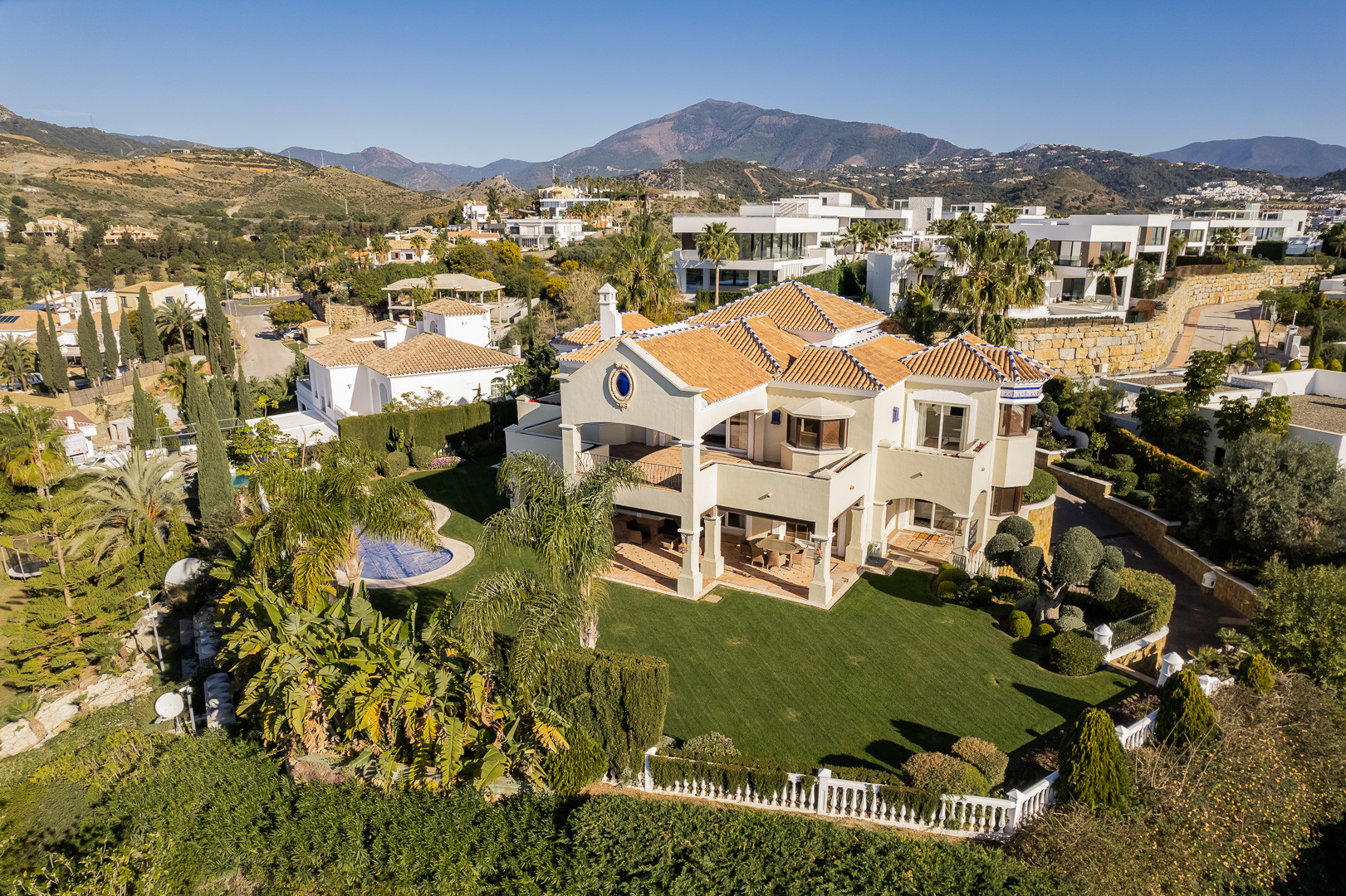 Villa in La Alqueria, Benahavis