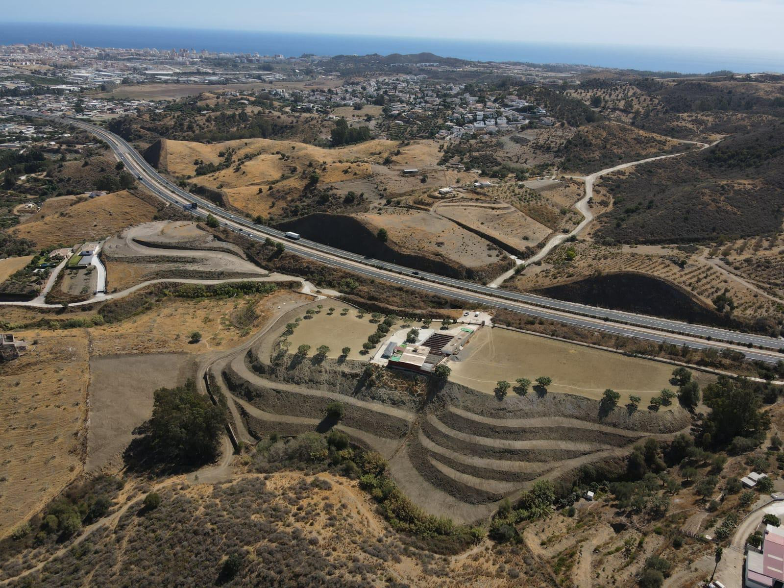 Rustic land with zoo license