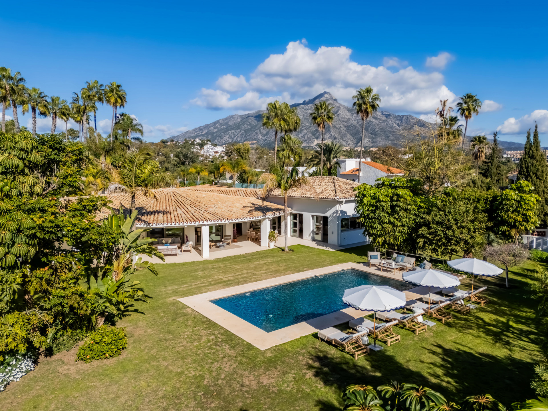 Villa · Marbella · 5 hab.