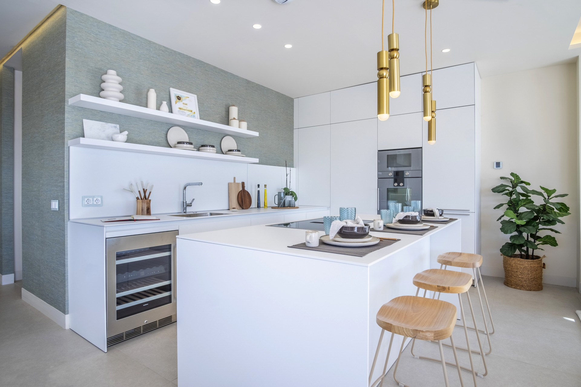 Beachfront villa in New Golden Mile, Estepona