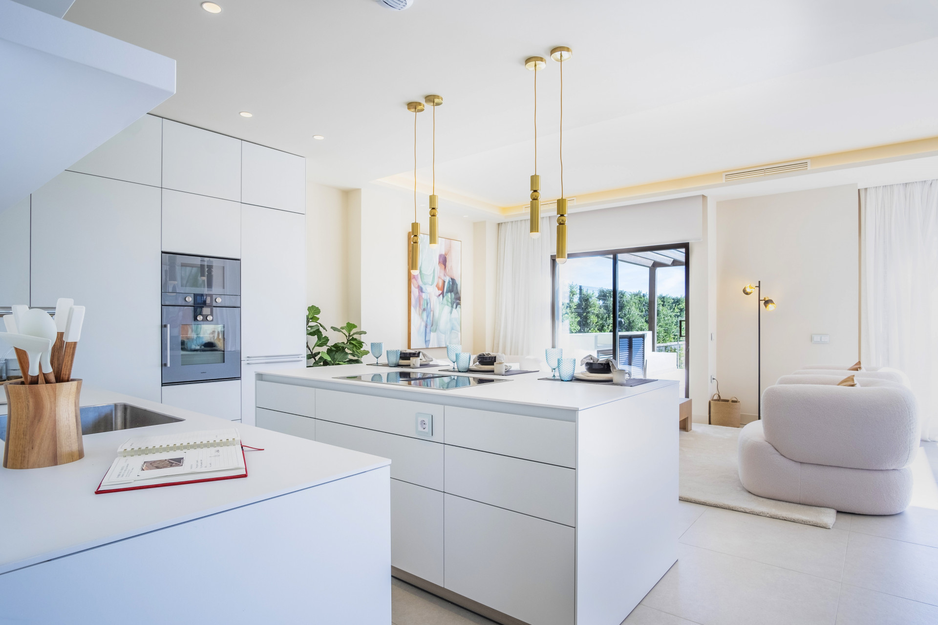 Beachfront villa in New Golden Mile, Estepona