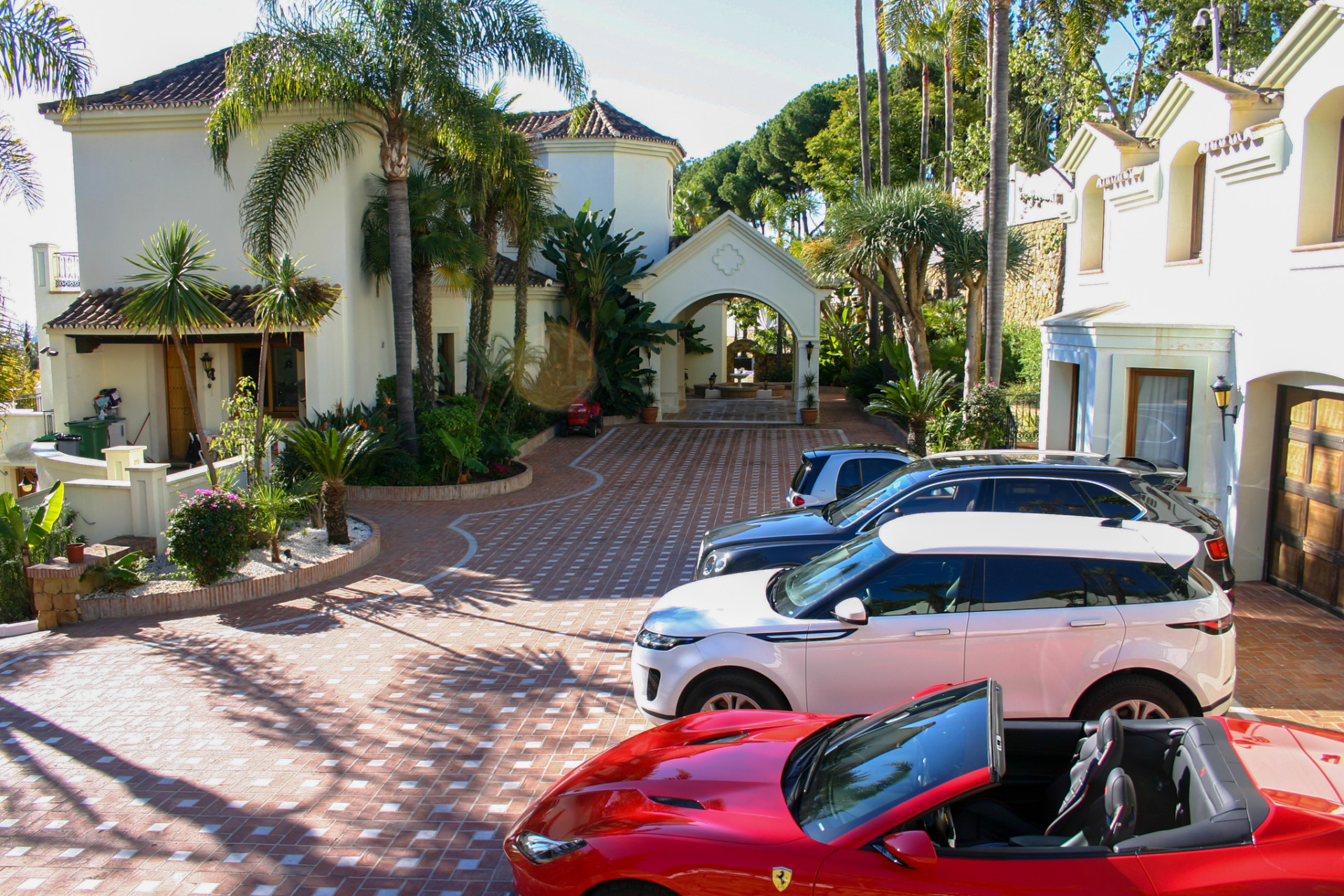 Роскошный особняк в средиземноморском стиле в Параисо Альто, Бенахавис