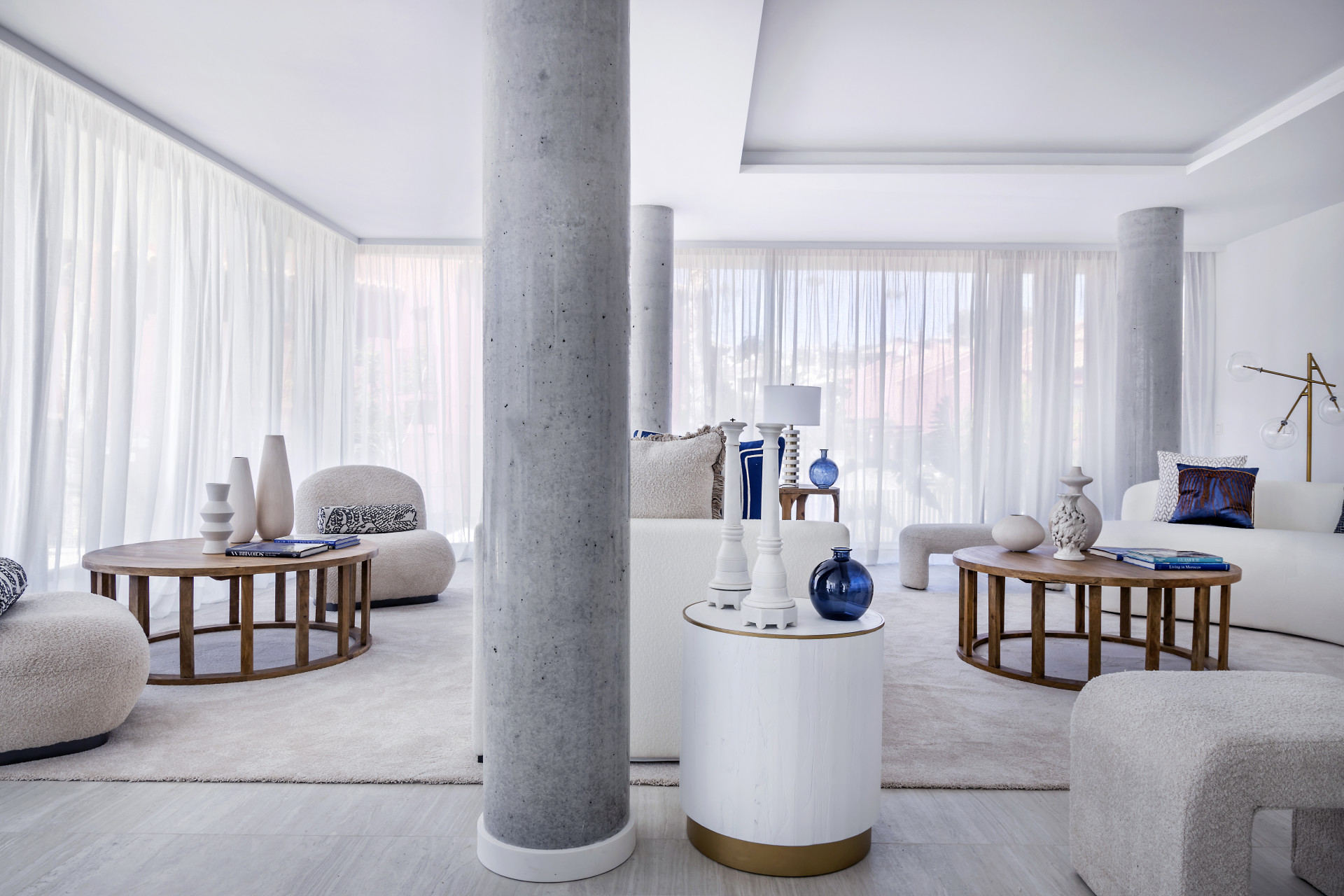 Exclusiva residencia moderna frente al mar en Estepona Oeste