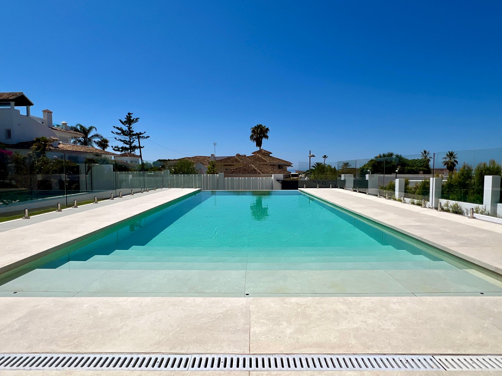 Exclusive villa in Marbella East, beach side