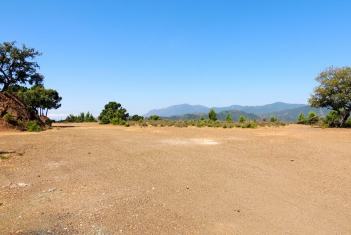 Parcela excepcional en La Zagaleta – Vistas panorámicas al mar y a la montaña