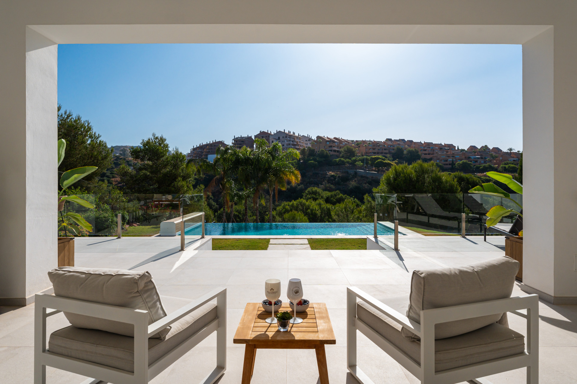 CONTEMPORARY VILLA FRONTLINE GOLF VILLA IN SANTA MARIA GOLF, ELVIRIA