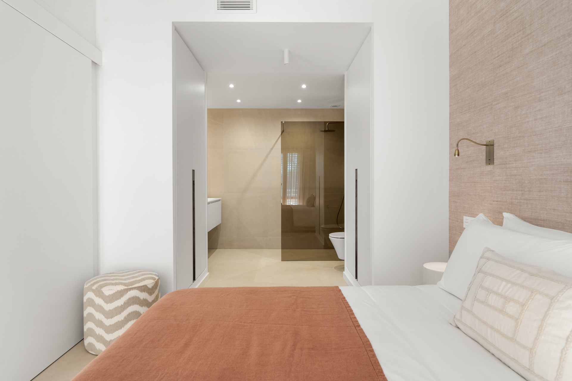Modern Renovated Apartment for Sale in Nueva Andalucía