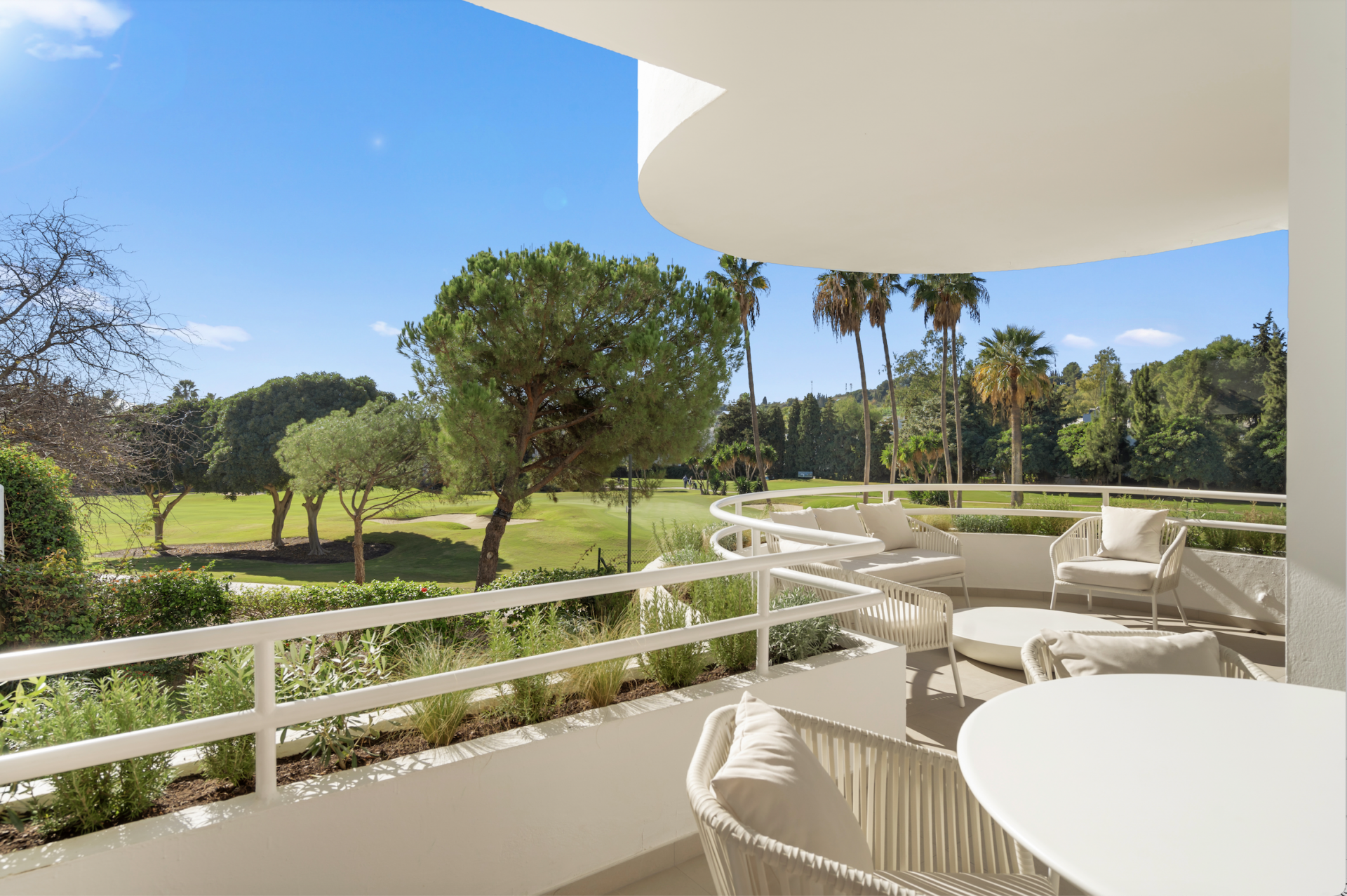 Modern Renovated Apartment for Sale in Nueva Andalucía