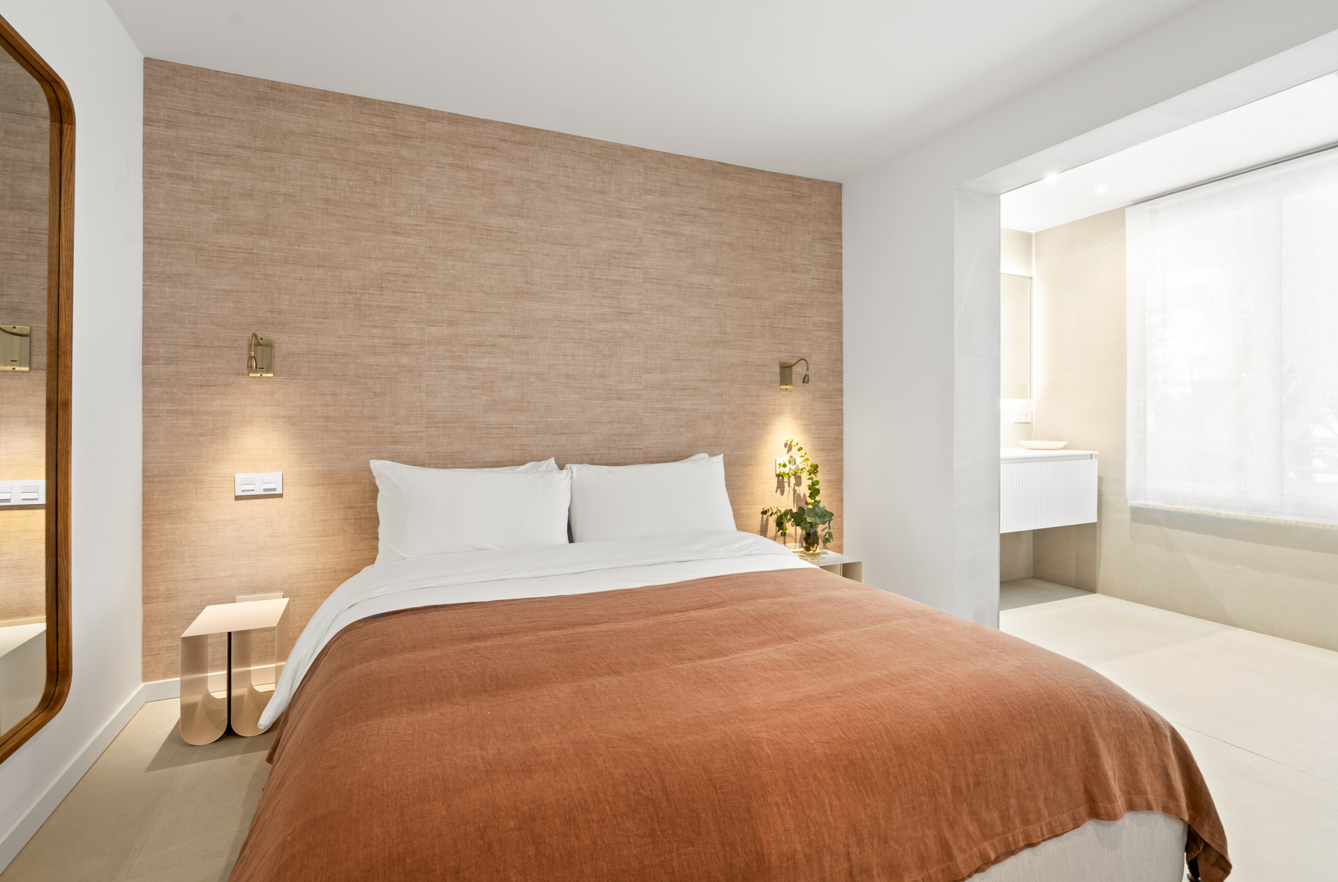 Modern Renovated Apartment for Sale in Nueva Andalucía