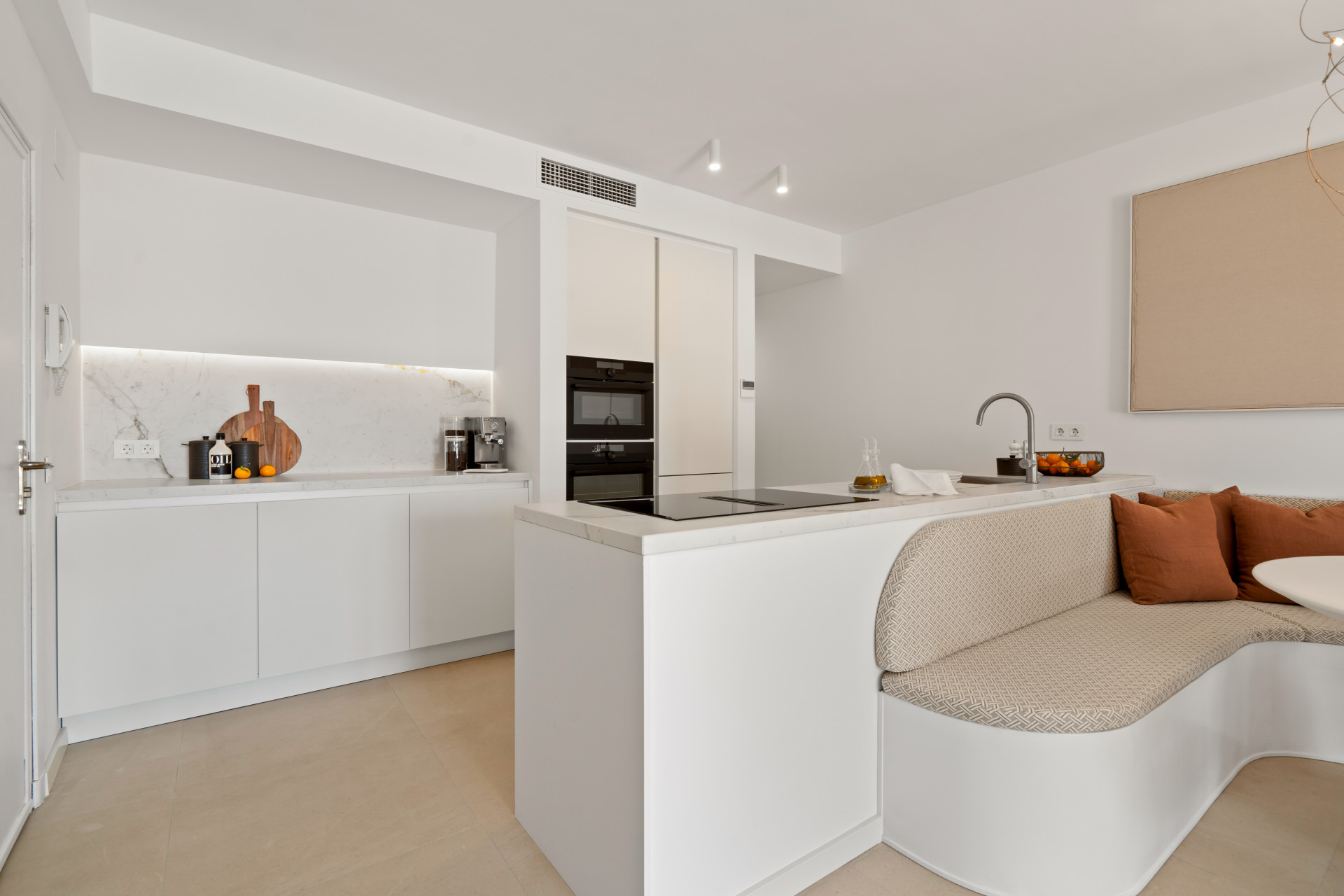 Modern Renovated Apartment for Sale in Nueva Andalucía