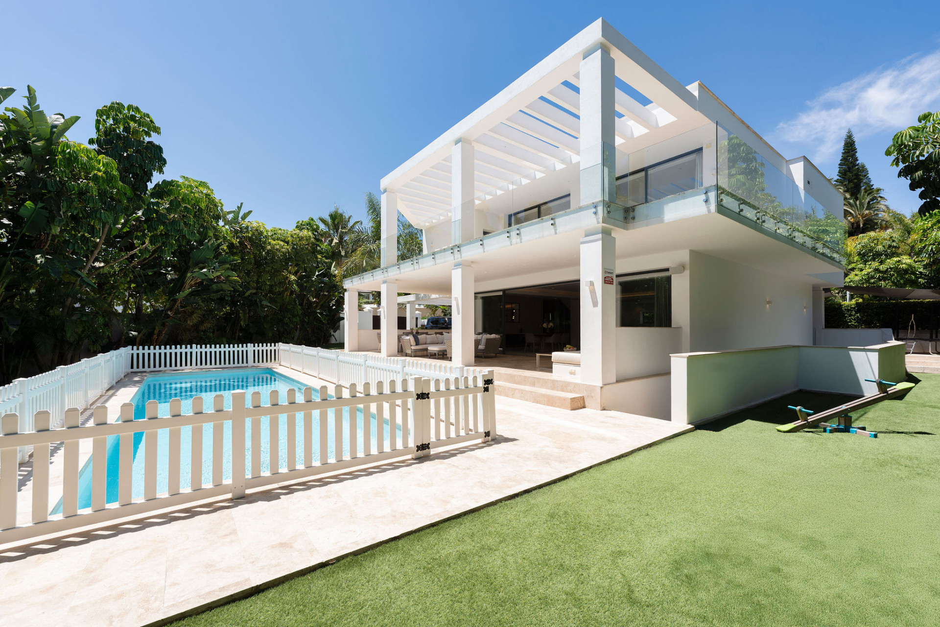 Family 5 bedrooms villa, La Quinta, Benahavis