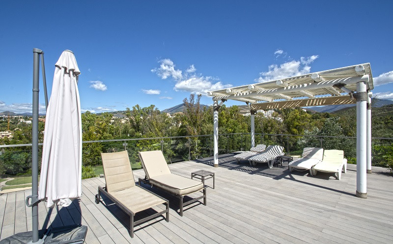 Villa de Lujo en Primera Línea de Golf en Nueva Andalucía, Marbella