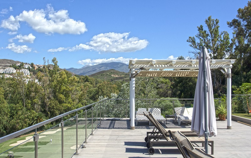 Villa de Lujo en Primera Línea de Golf en Nueva Andalucía, Marbella