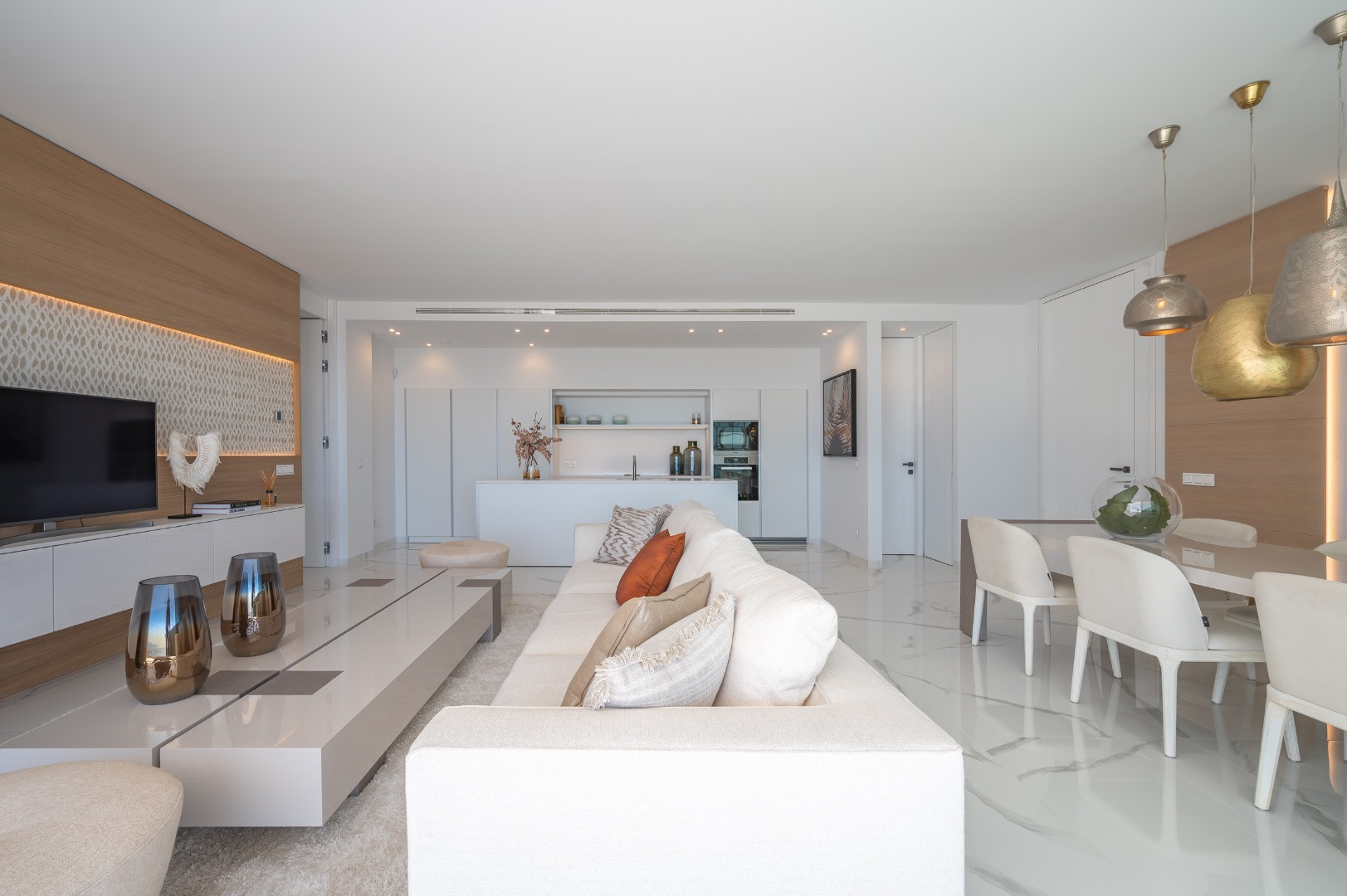 Угловые Апартаменты с Панорамным Видом на Море и Гольф