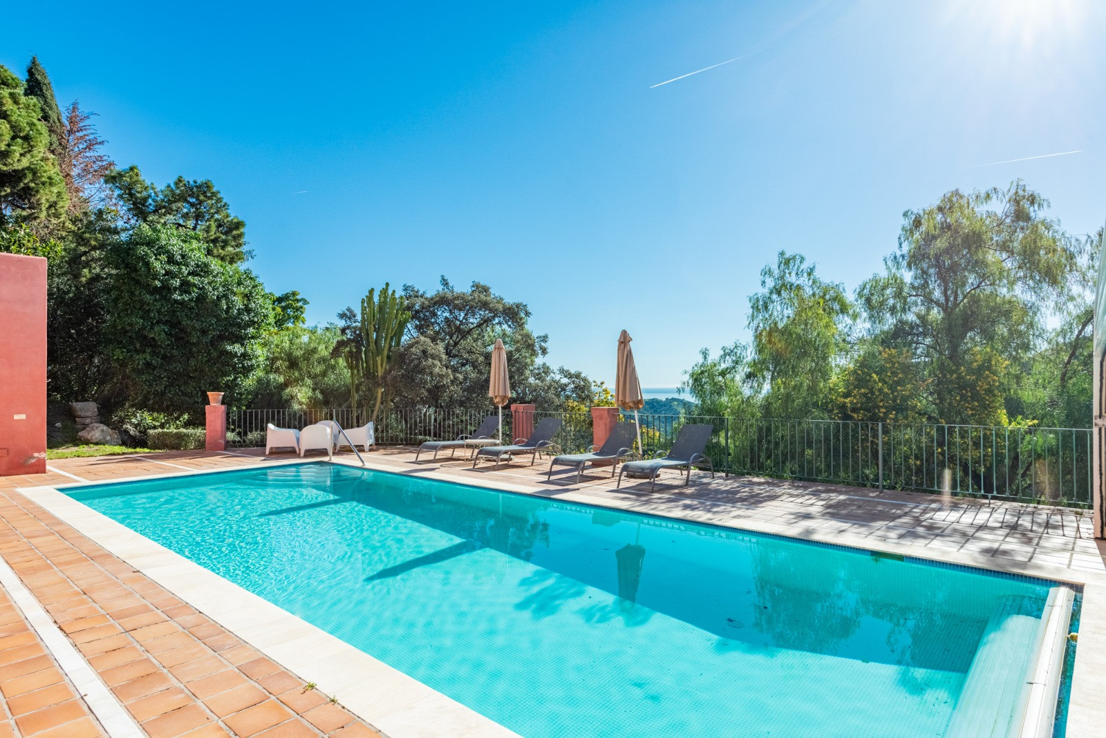 Plot with Villa and Panoramic Views in El Madroñal