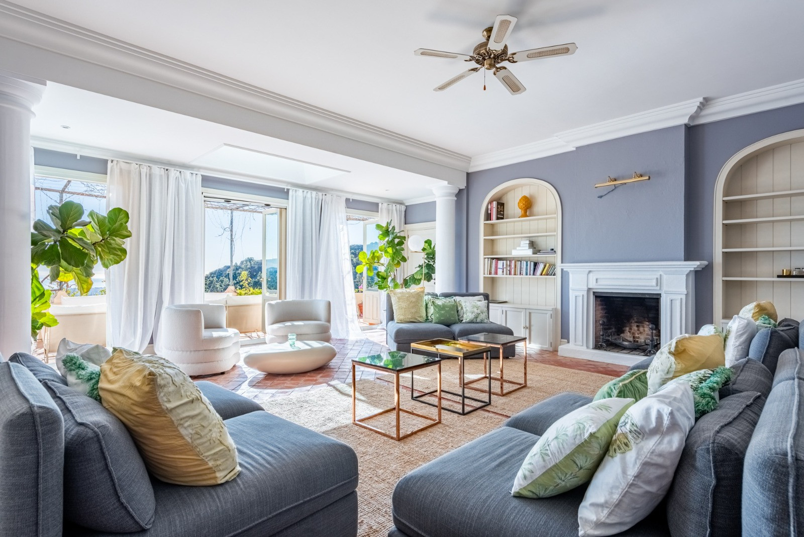 Традиционная Элегантная Вилла с Панорамными Видами в Эль Мадроньяль