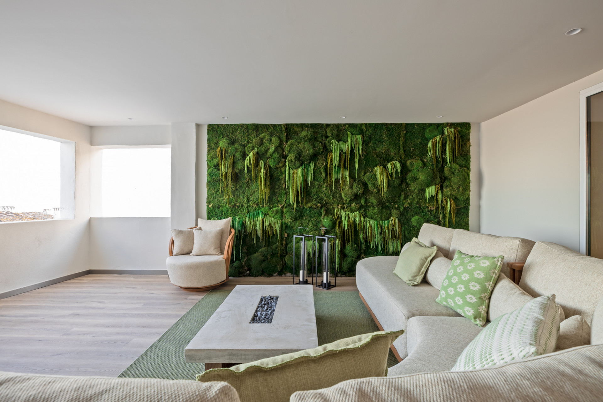 Apartamento Renovado en Puerto Banús – Lujo Frente al Mar